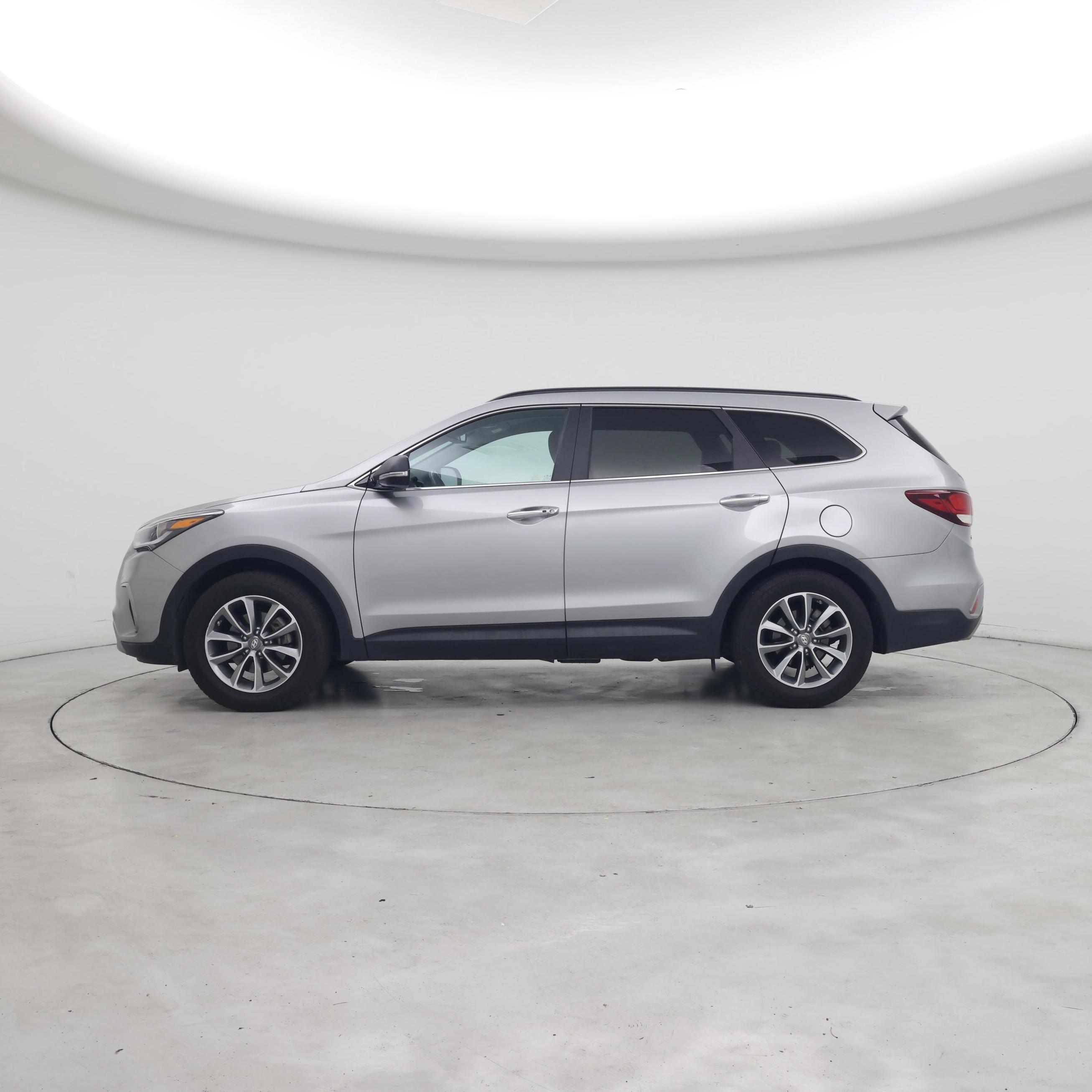 Thumbnail: 2017 Hyundai Santa Fe - 3