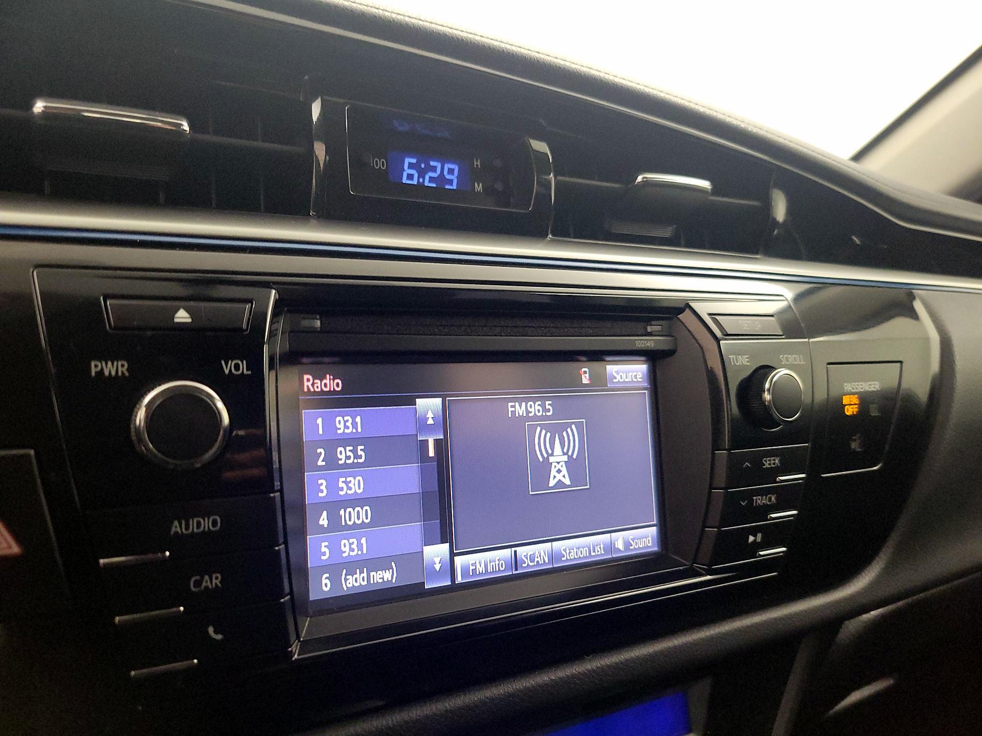 Thumbnail: 2015 Toyota Corolla - 15