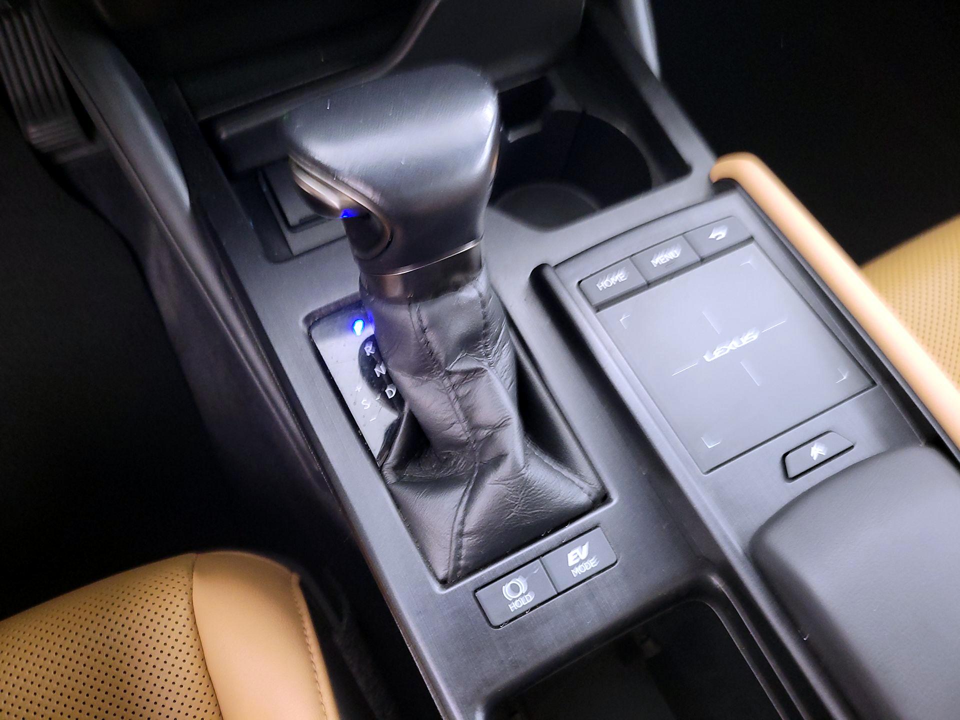 Thumbnail: 2022 Lexus ES - 14