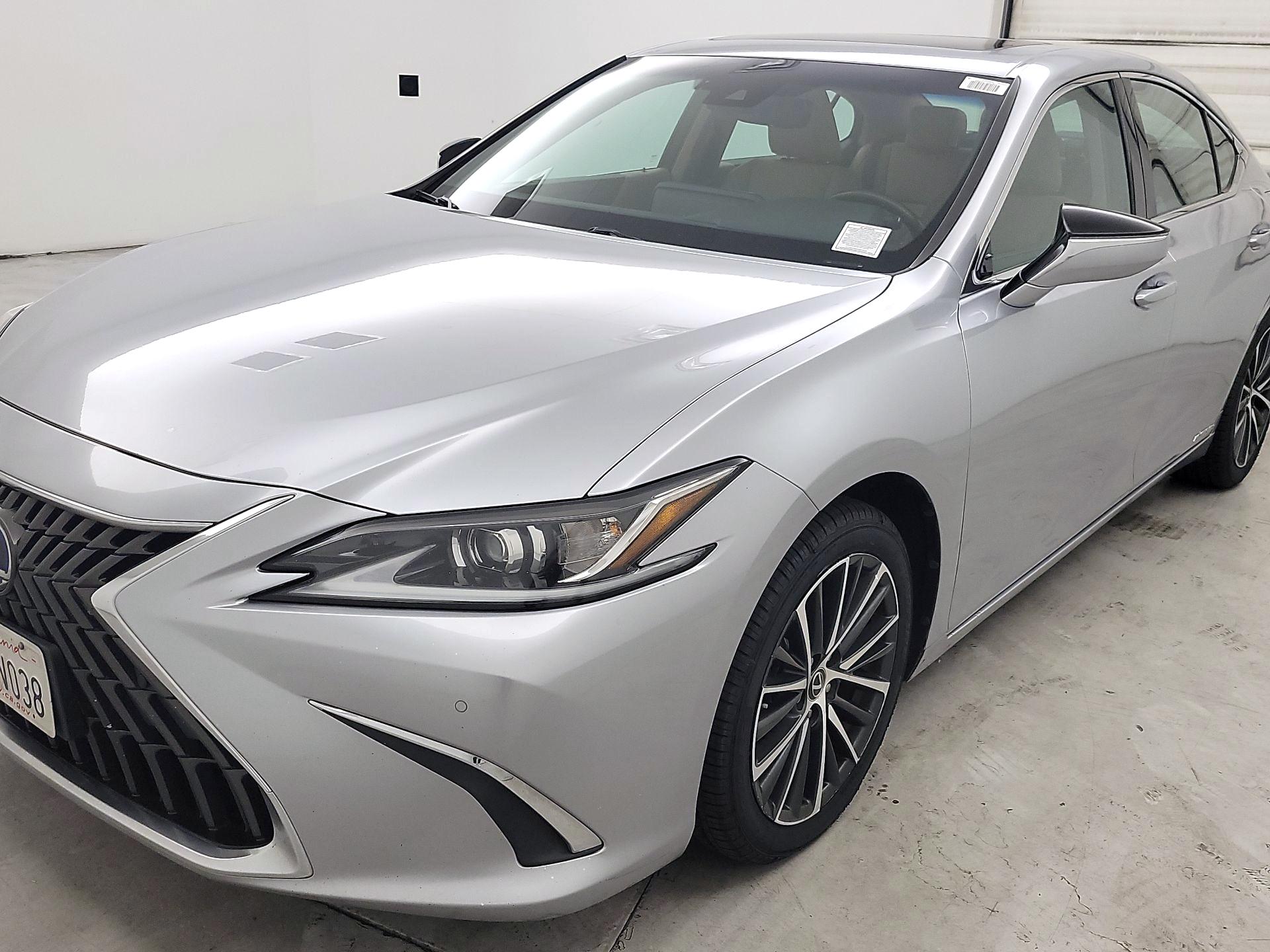 Thumbnail: 2022 Lexus ES - 3