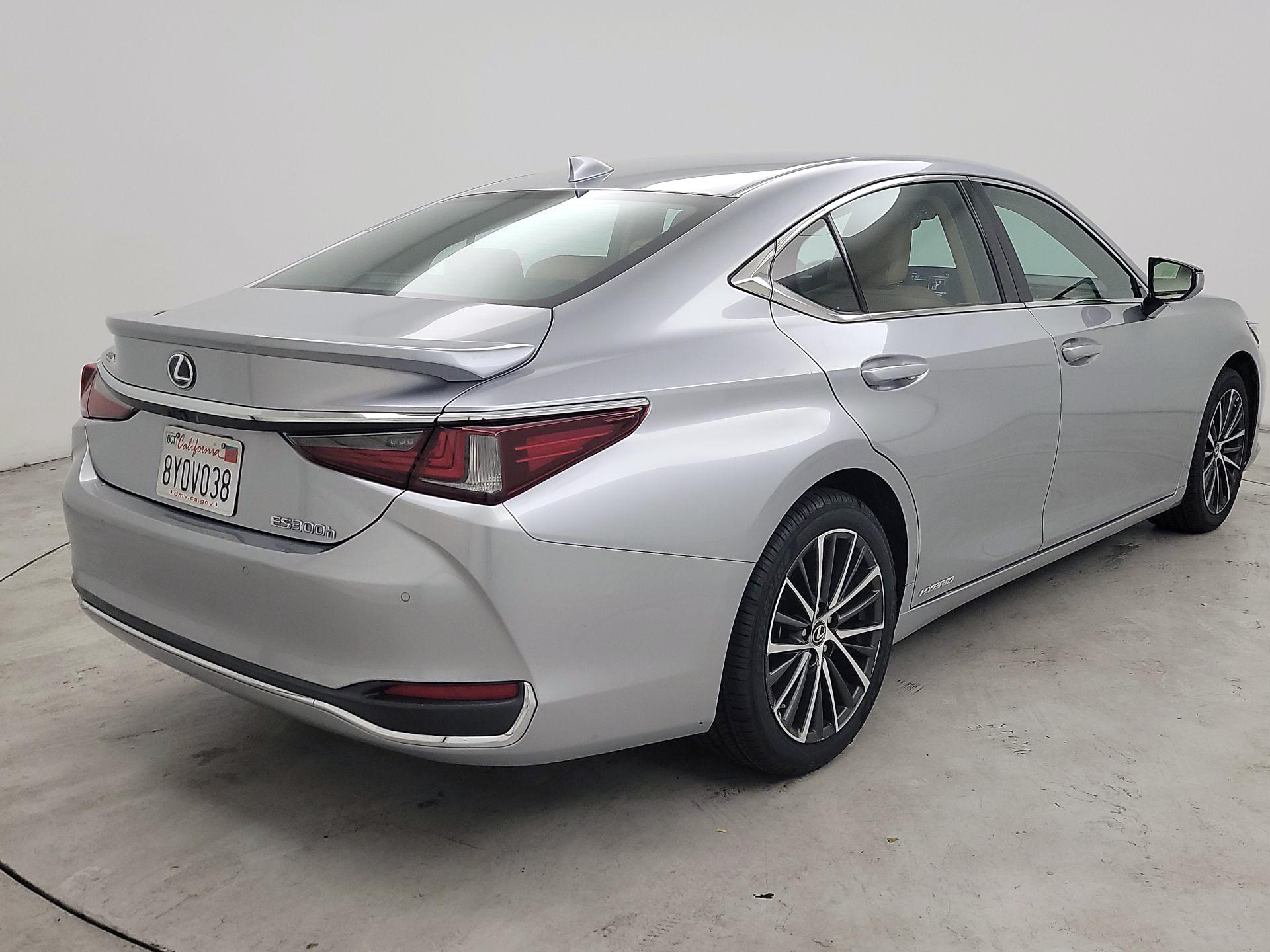 Thumbnail: 2022 Lexus ES - 5
