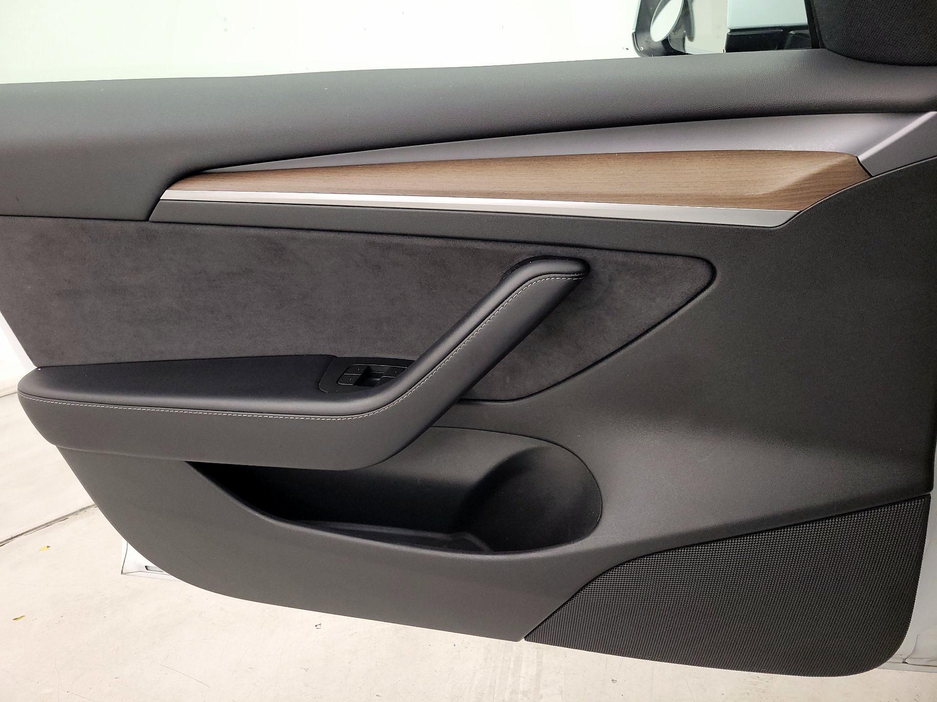 Thumbnail: 2022 Tesla Model 3 - 12