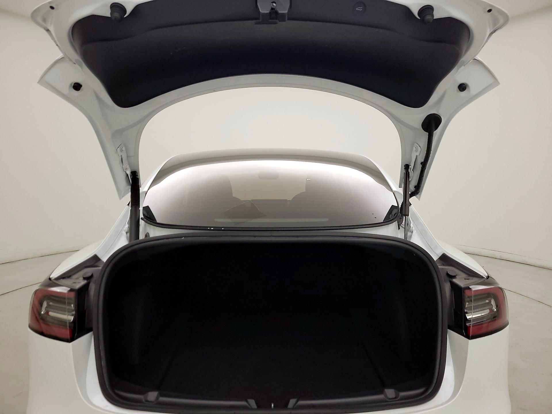 Thumbnail: 2022 Tesla Model 3 - 19