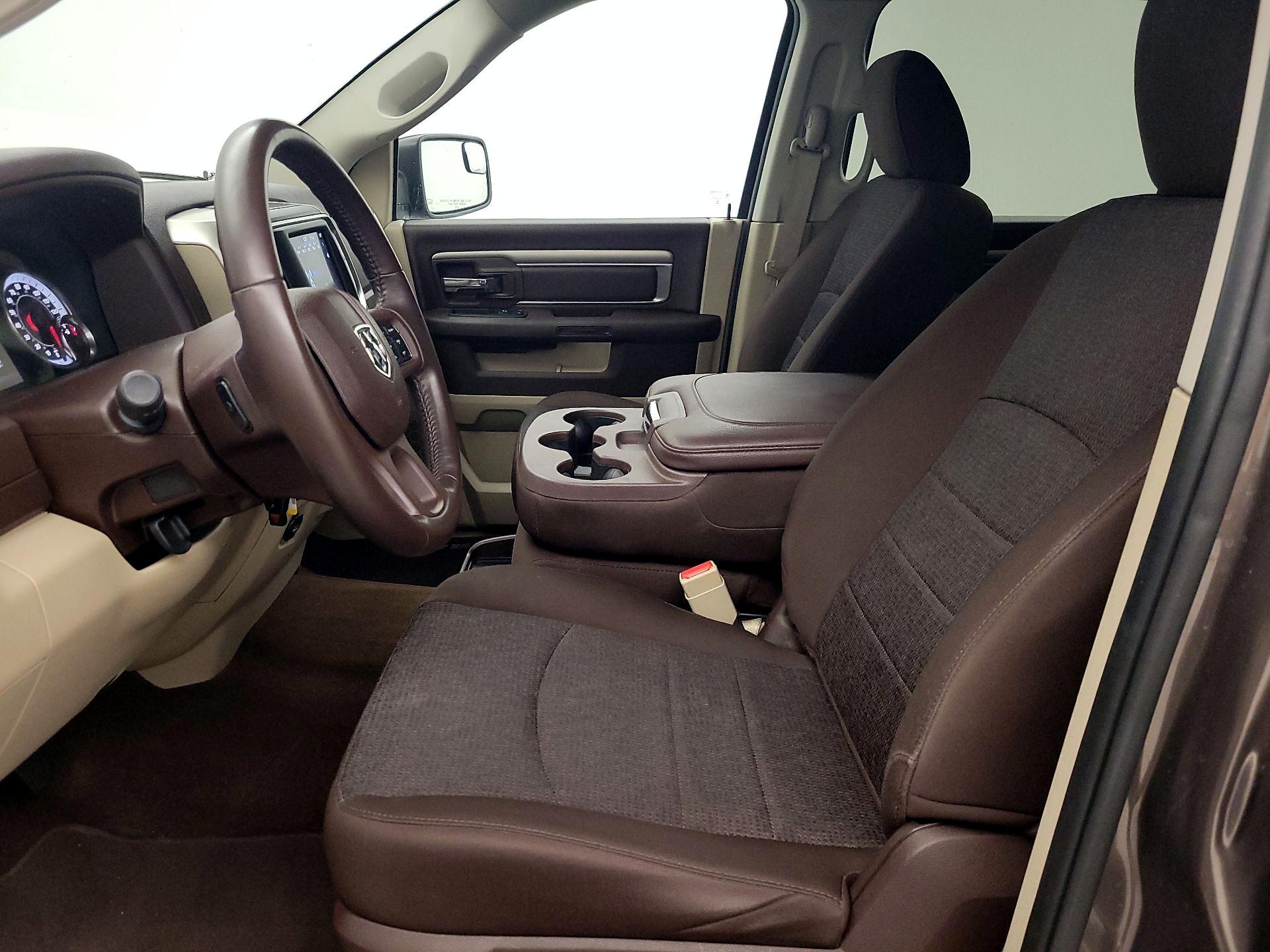 Thumbnail: 2019 RAM 1500 Classic - 11