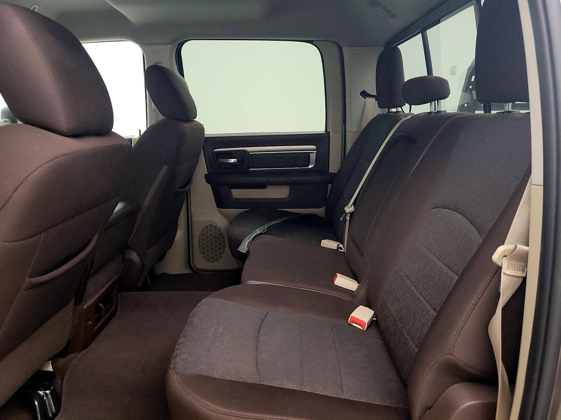 Thumbnail: 2019 RAM 1500 Classic - 18