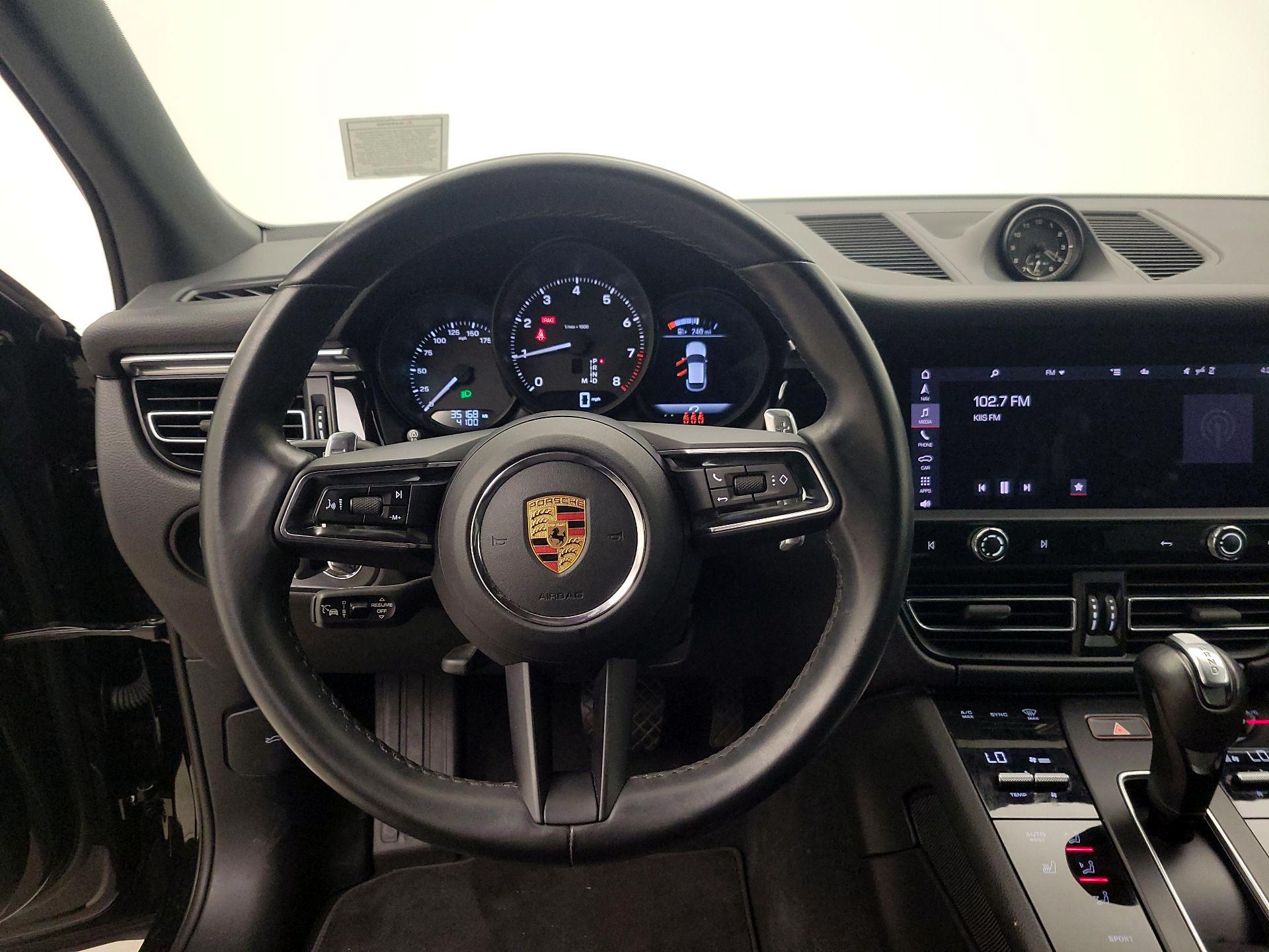 Thumbnail: 2023 Porsche Macan - 10
