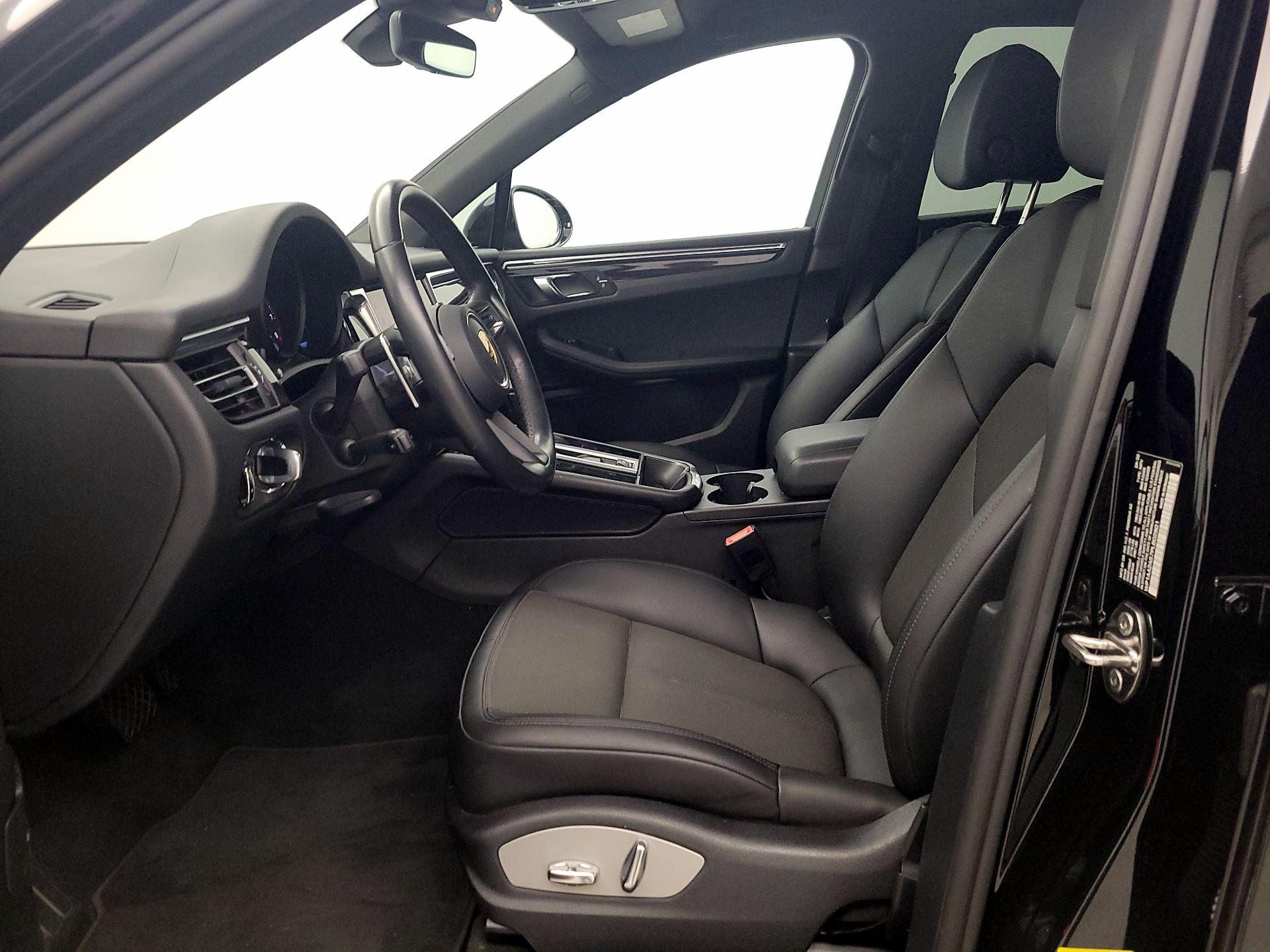 Thumbnail: 2023 Porsche Macan - 11