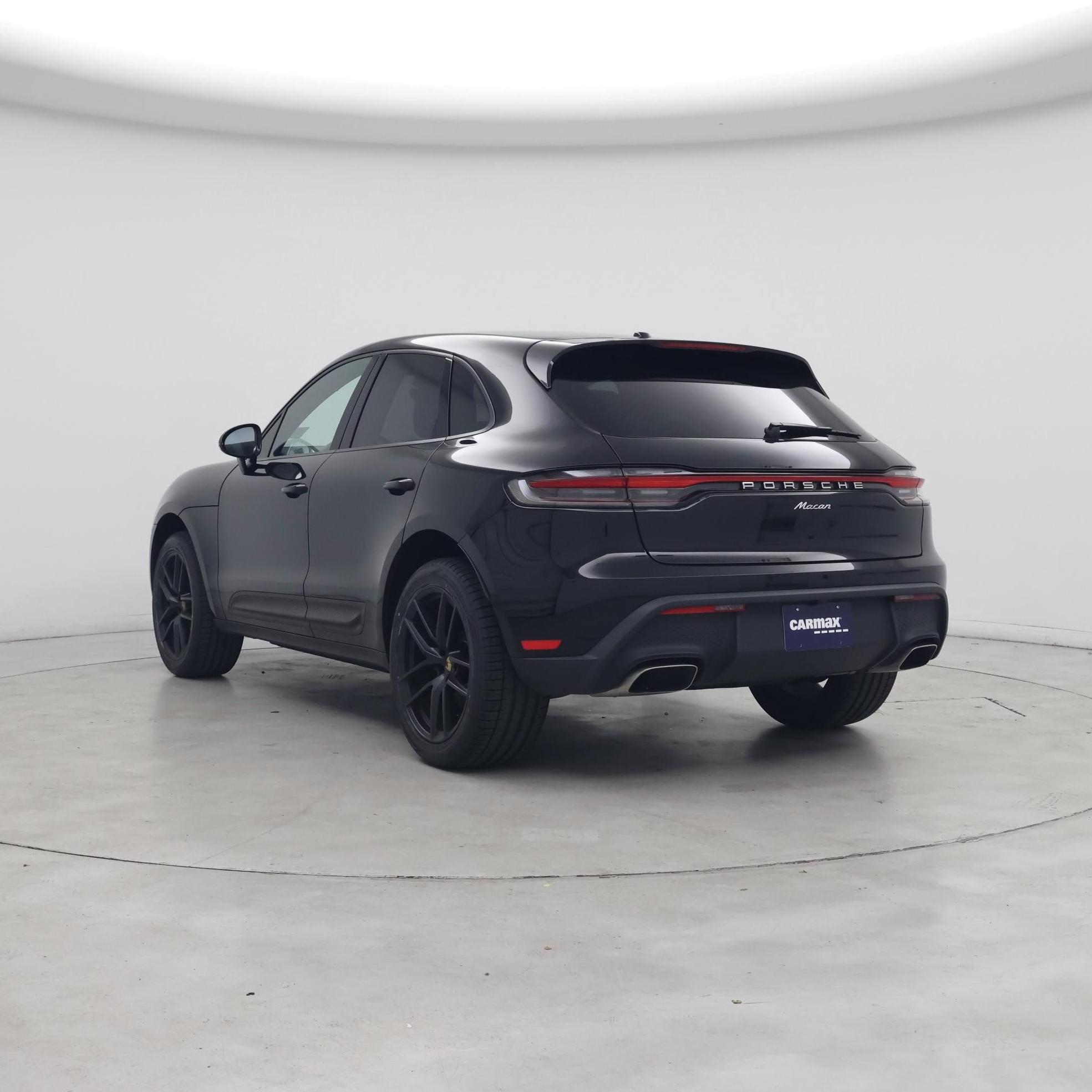 Thumbnail: 2023 Porsche Macan - 2