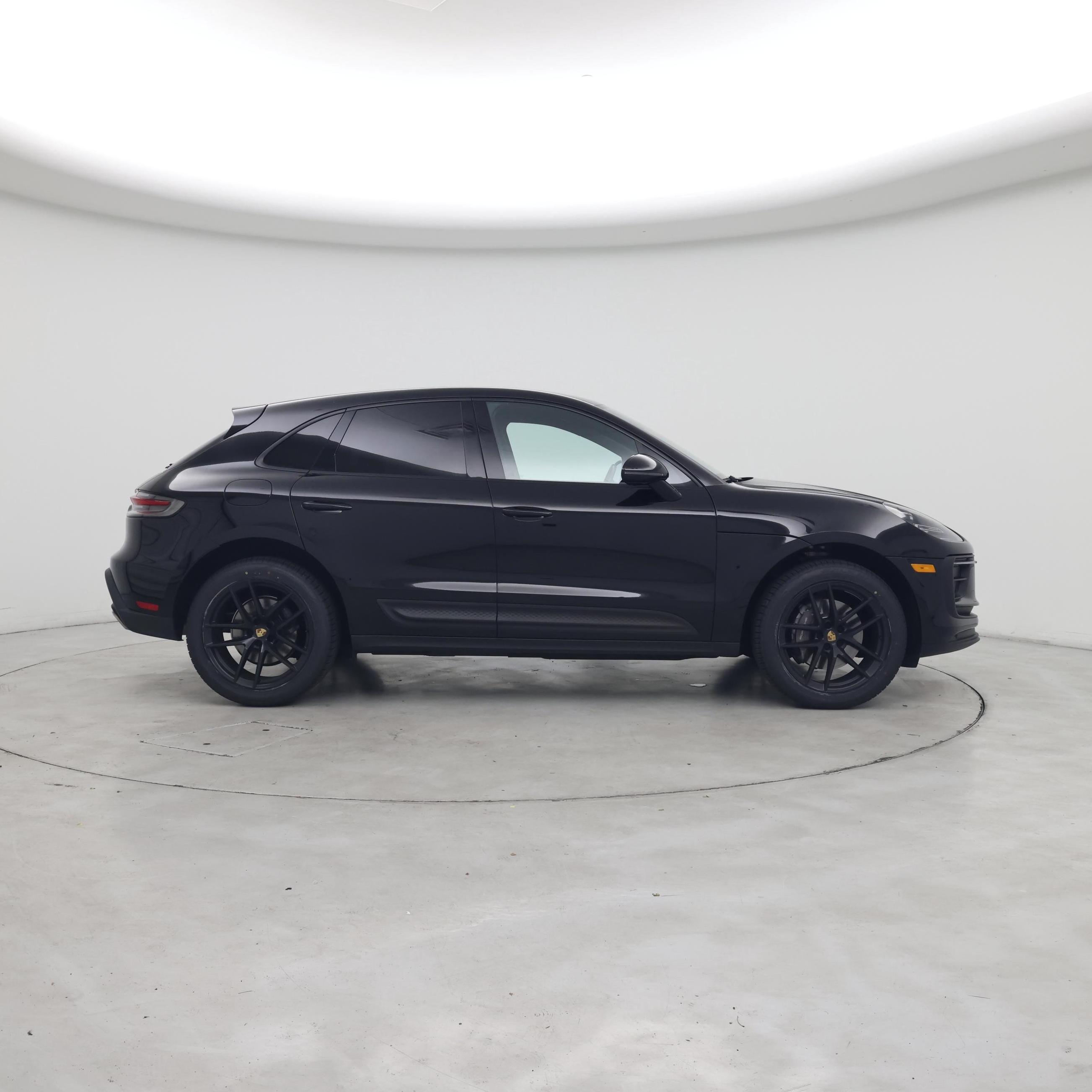 Thumbnail: 2023 Porsche Macan - 7