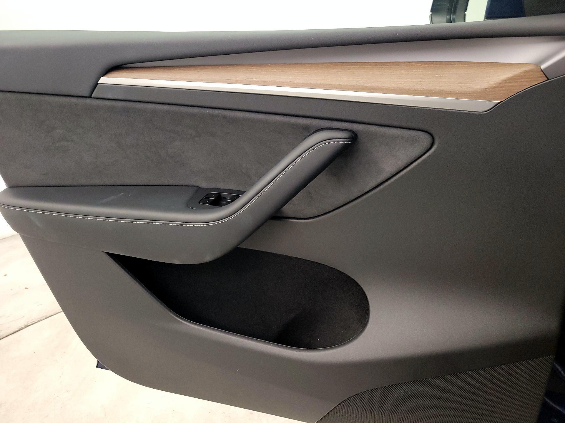 Thumbnail: 2024 Tesla Model Y - 10