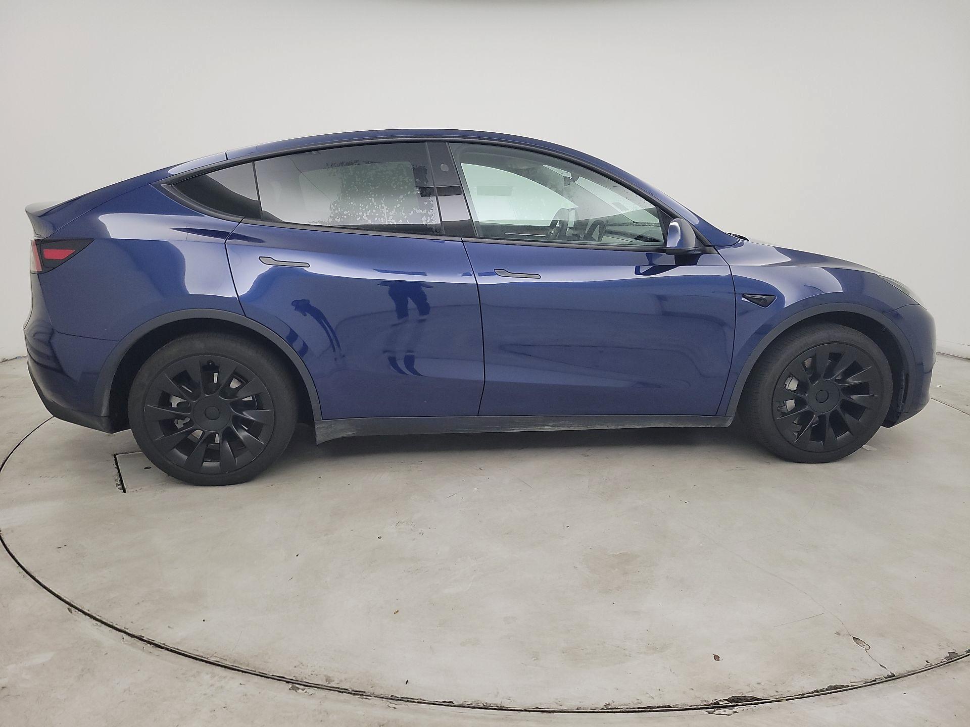 Thumbnail: 2024 Tesla Model Y - 4