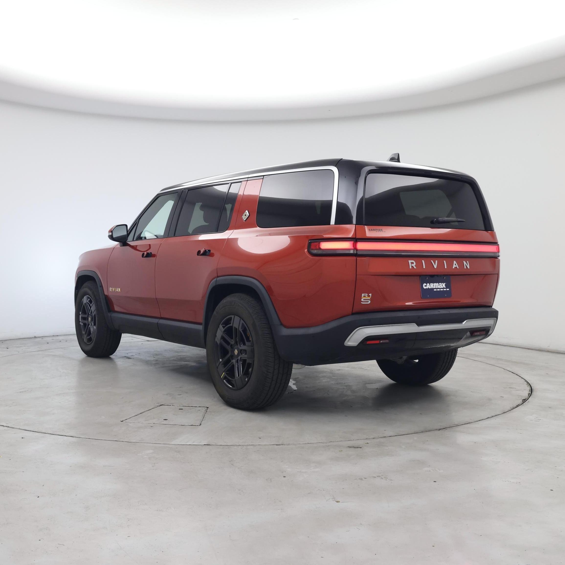 Thumbnail: 2023 Rivian R1S - 2