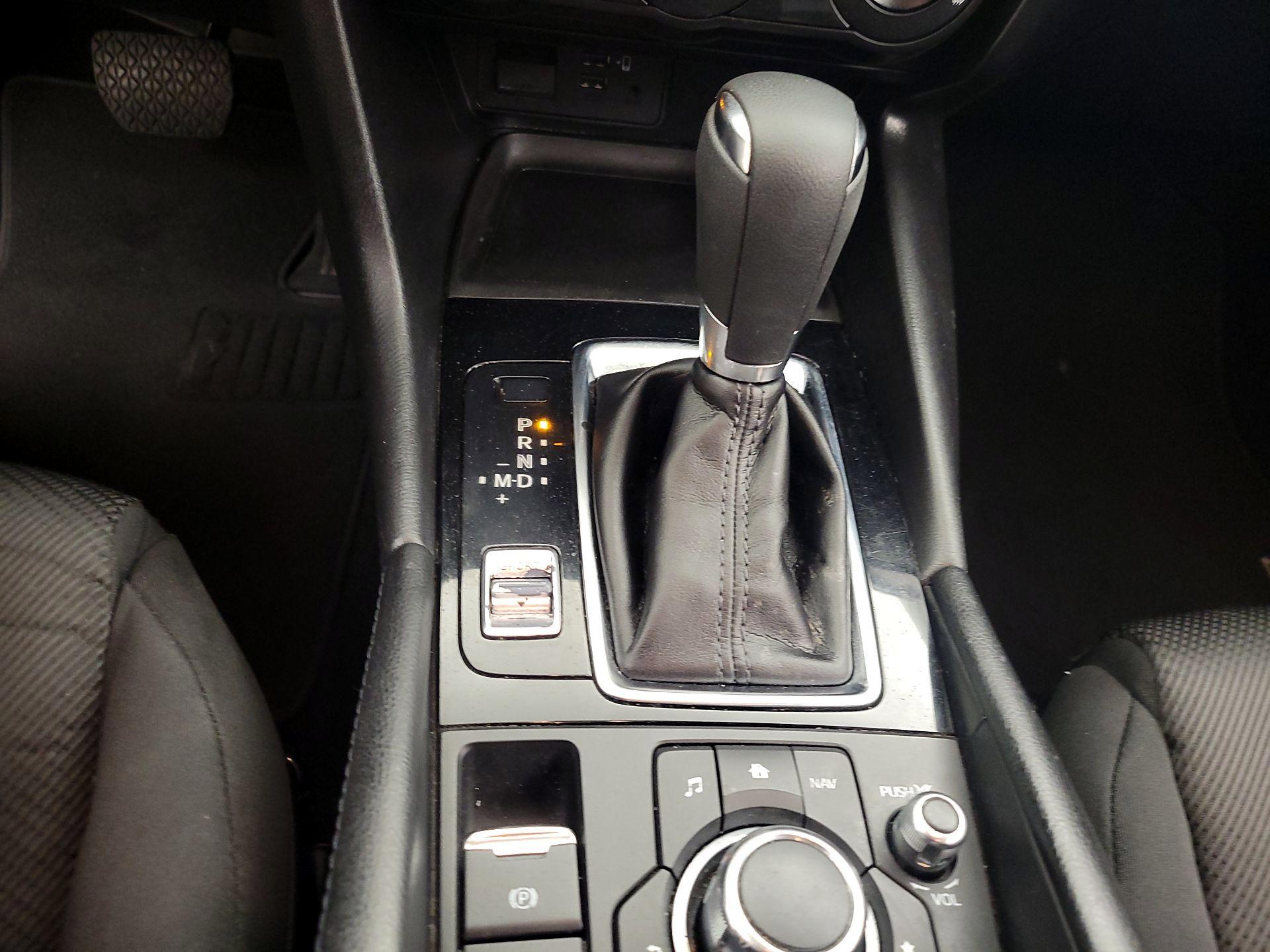 Thumbnail: 2018 Mazda Mazda3 - 17