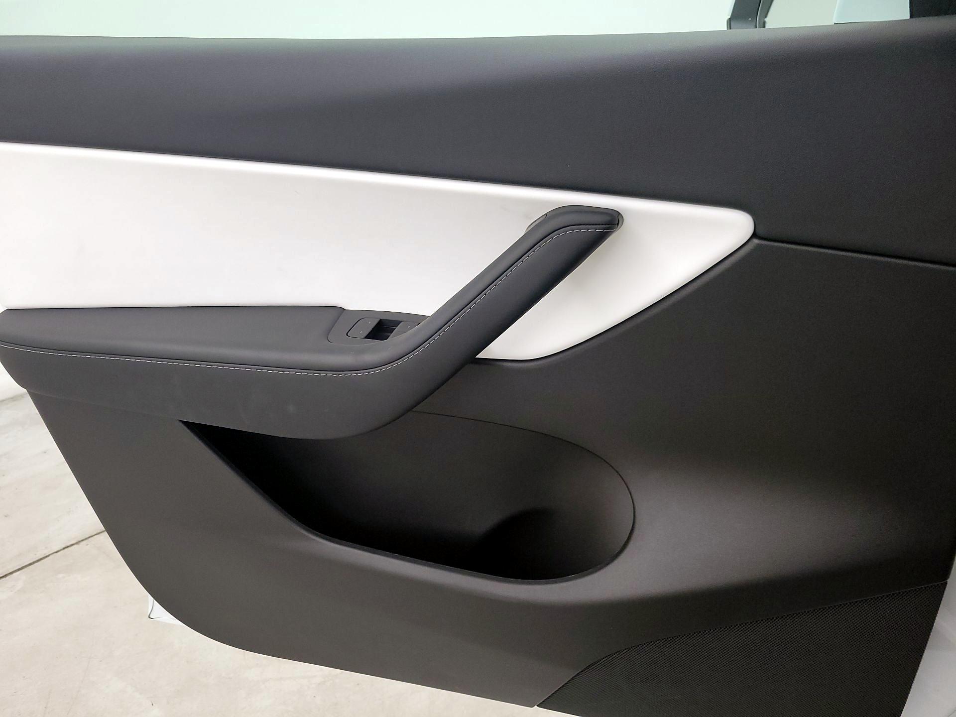 Thumbnail: 2022 Tesla Model Y - 12