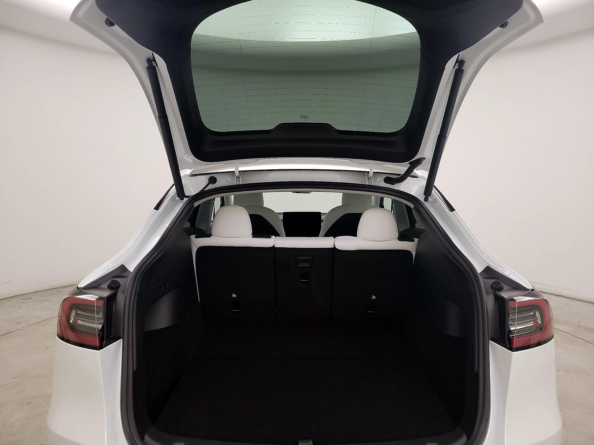 Thumbnail: 2022 Tesla Model Y - 19