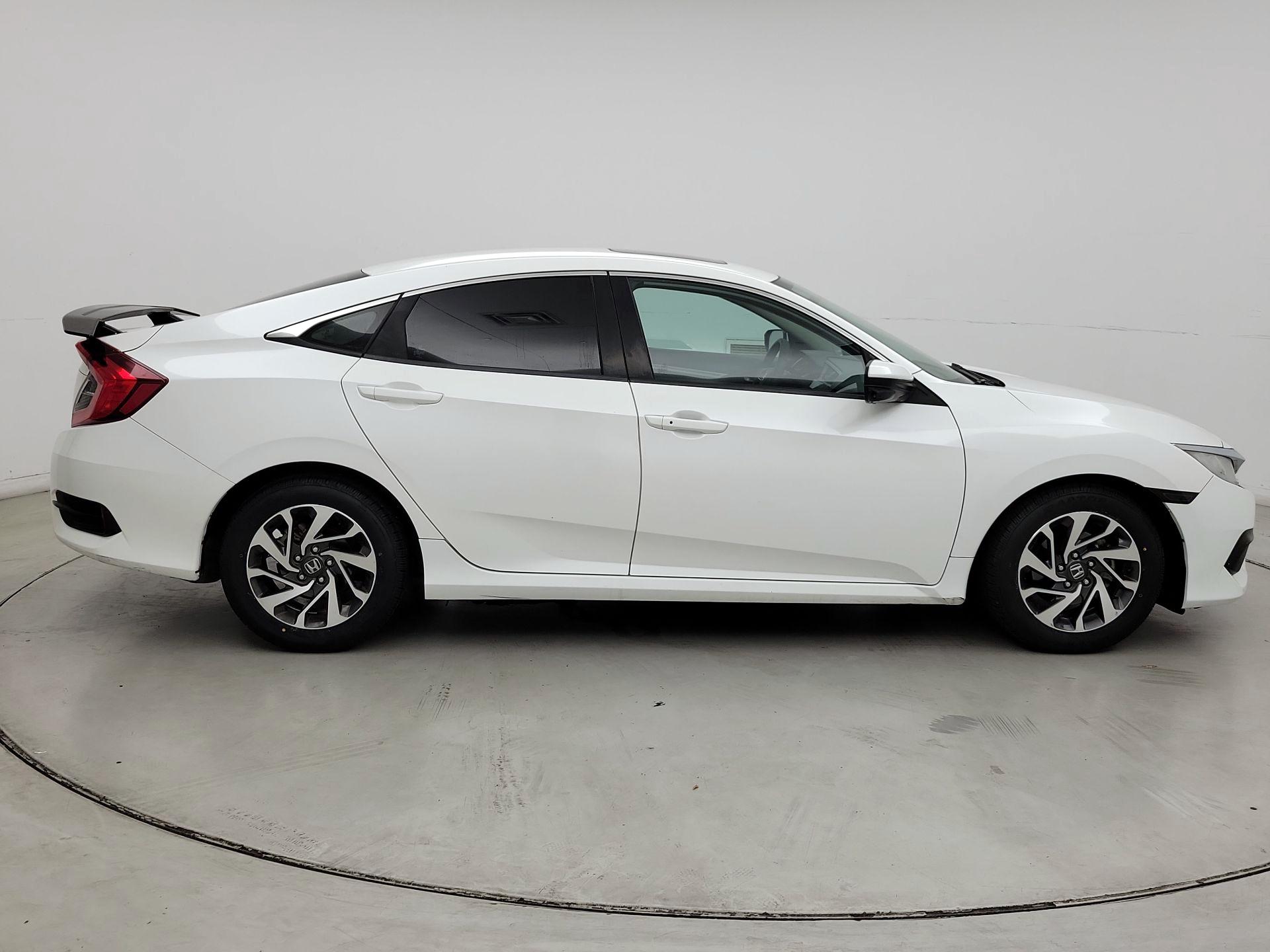 Thumbnail: 2016 Honda Civic - 4