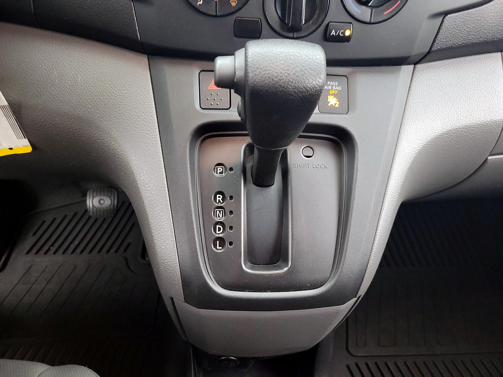 Thumbnail: 2020 Nissan NV200 - 17