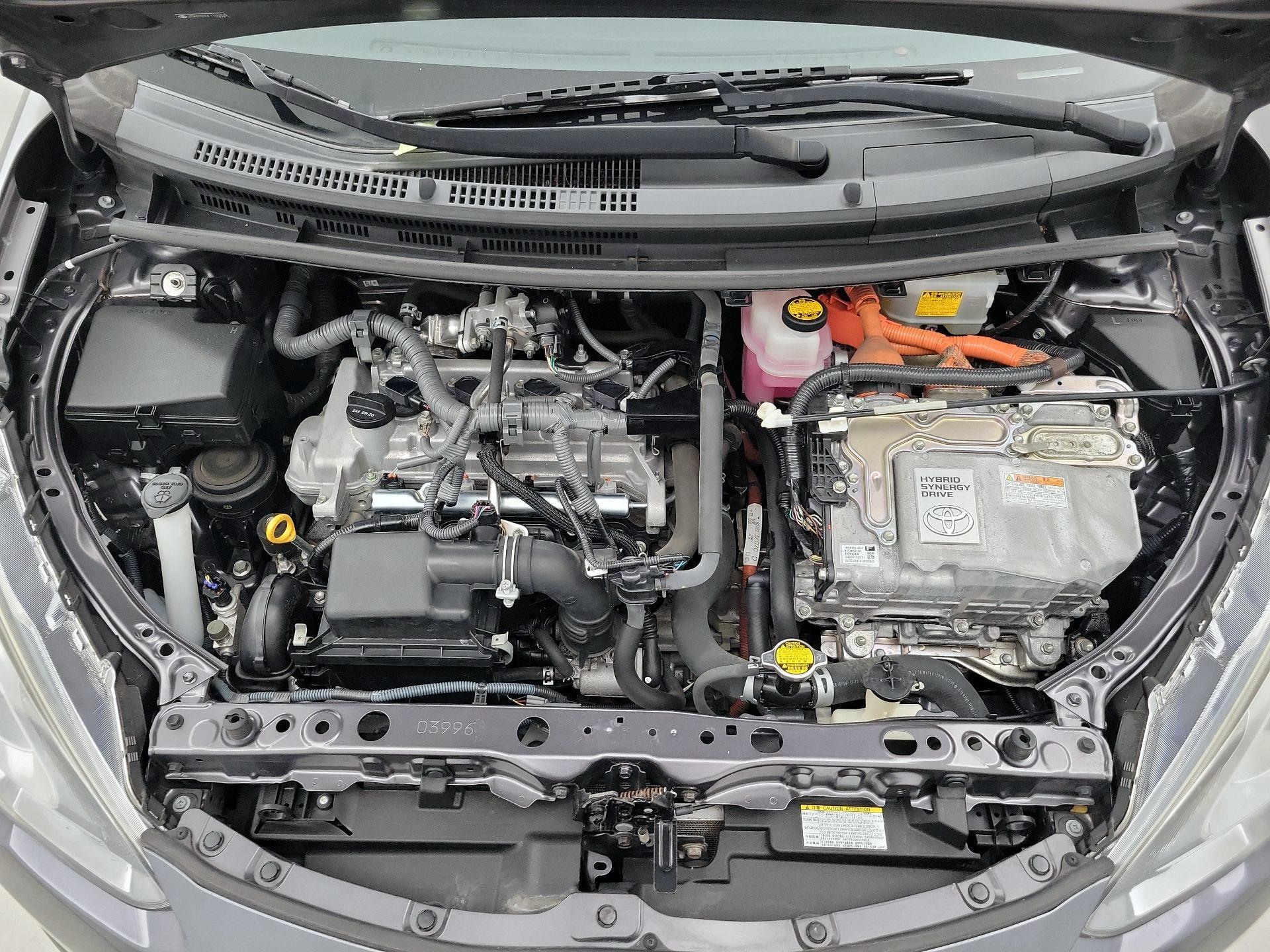Thumbnail: 2015 Toyota Prius c - 20