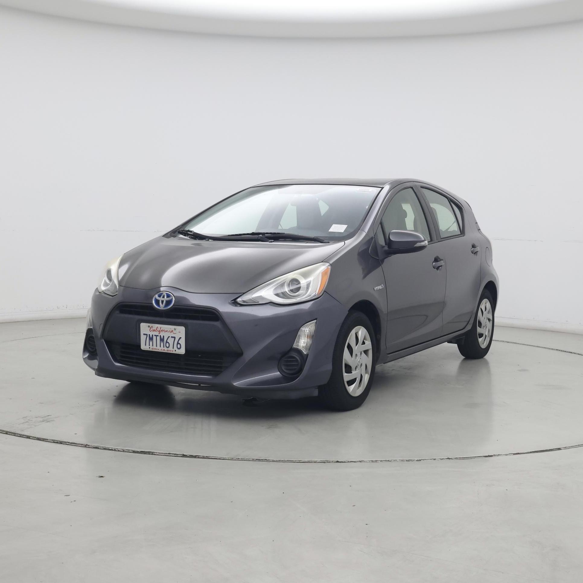 Thumbnail: 2015 Toyota Prius c - 4
