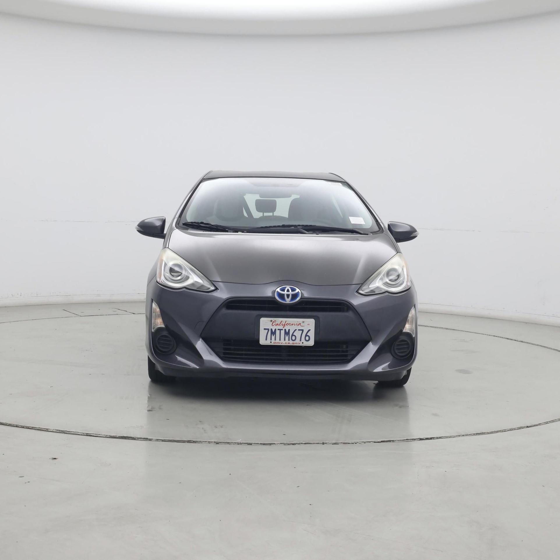 Thumbnail: 2015 Toyota Prius c - 5