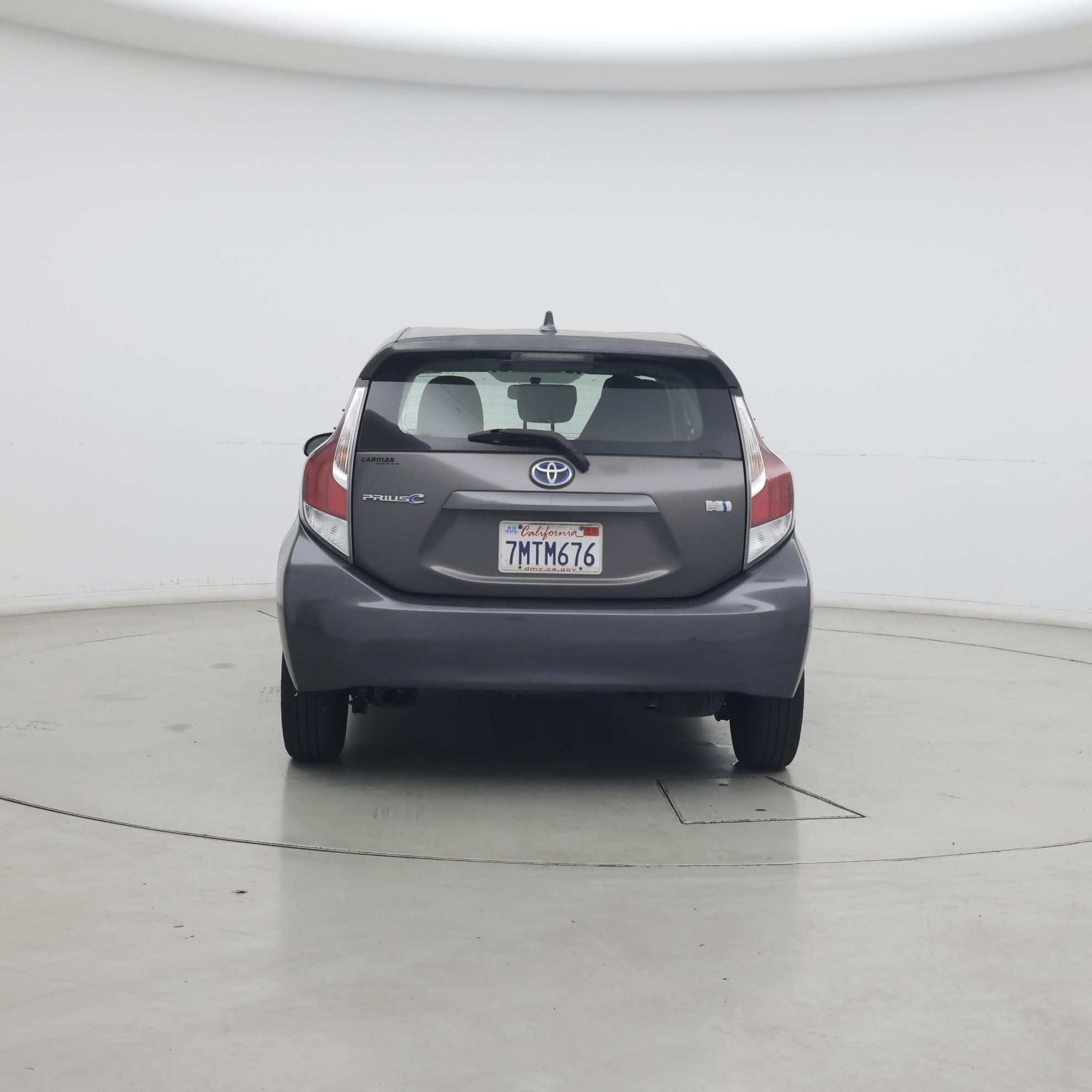 Thumbnail: 2015 Toyota Prius c - 6