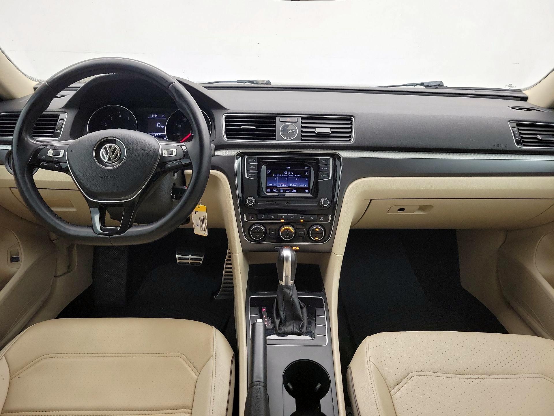 Thumbnail: 2016 Volkswagen Passat - 9