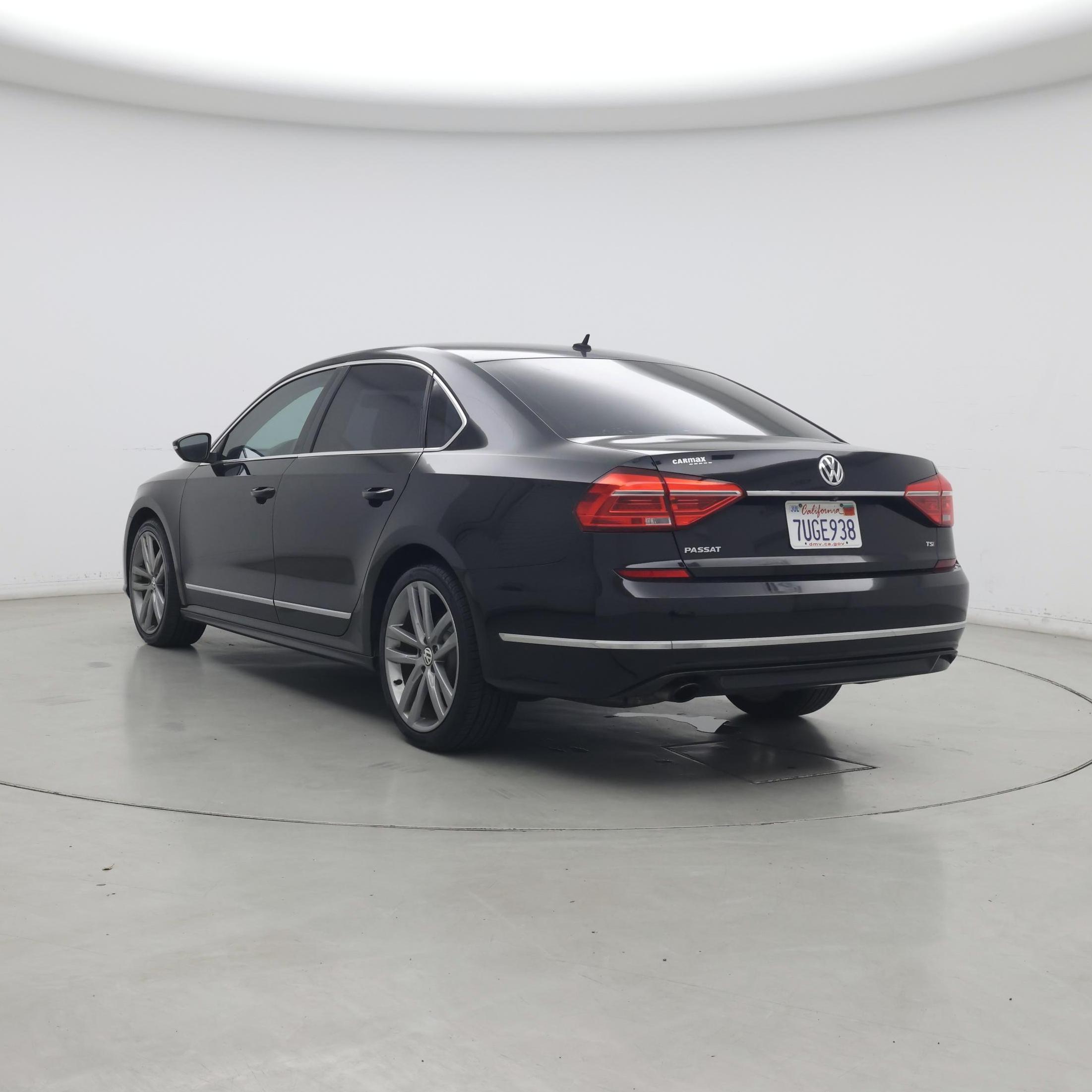 Thumbnail: 2016 Volkswagen Passat - 2