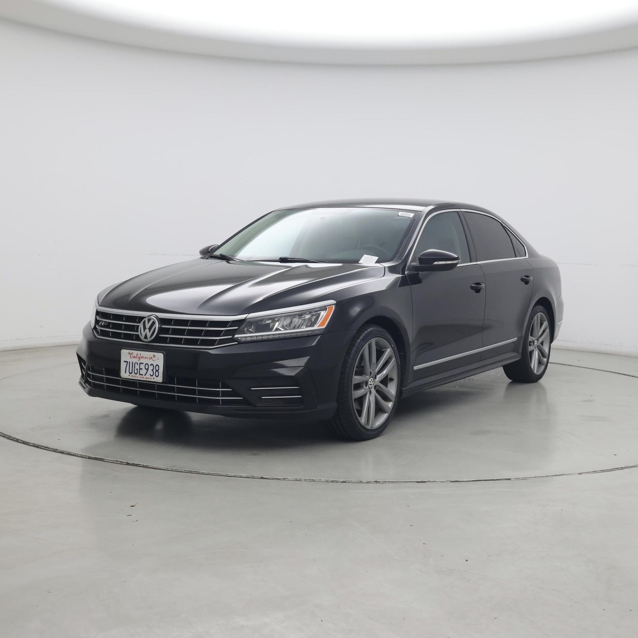Thumbnail: 2016 Volkswagen Passat - 4