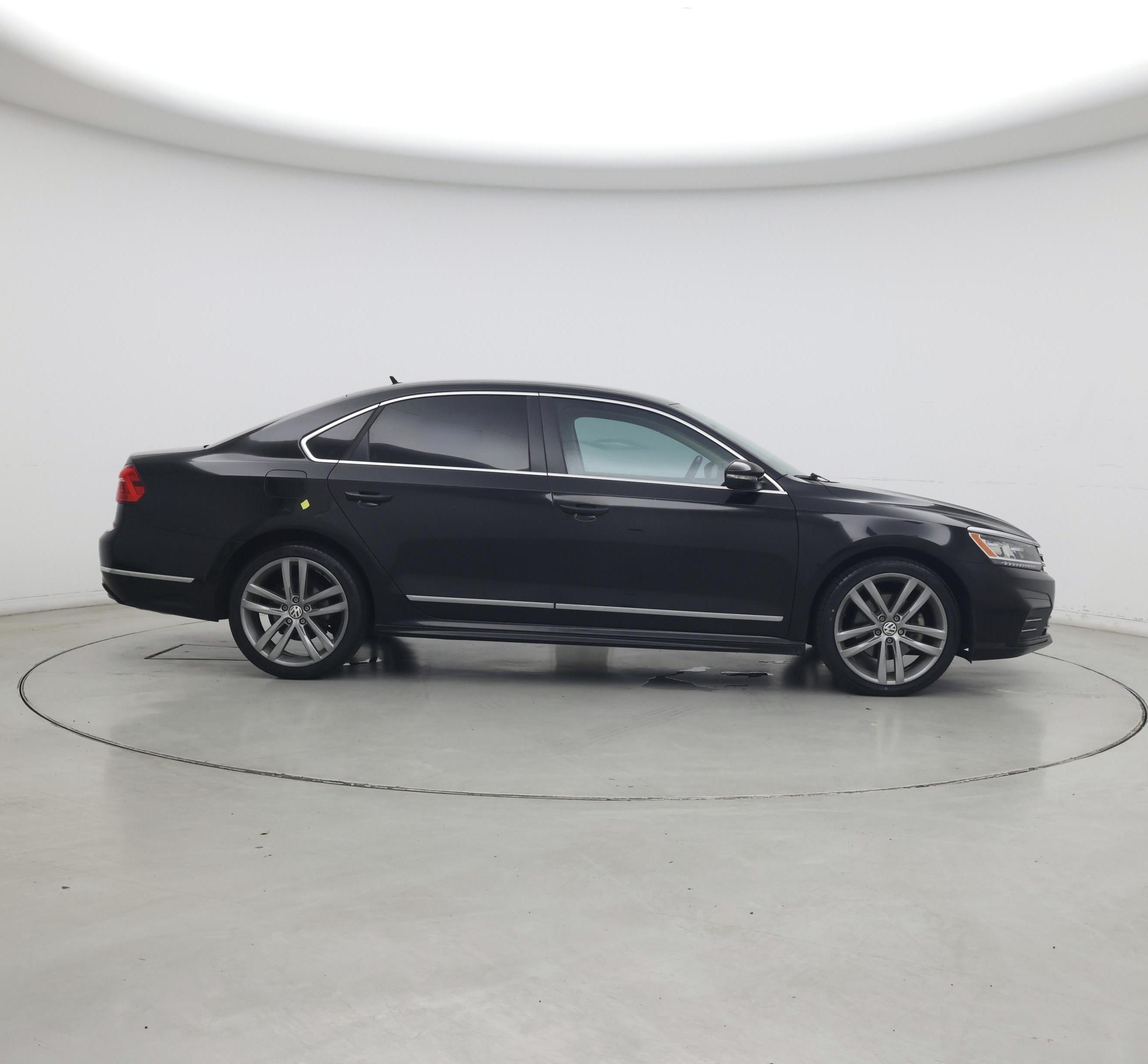Thumbnail: 2016 Volkswagen Passat - 7