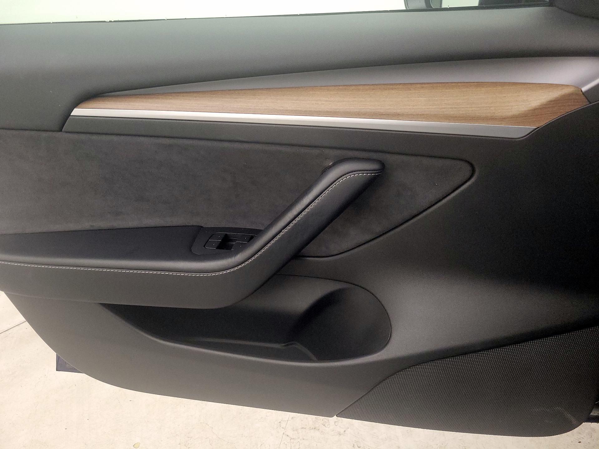 Thumbnail: 2022 Tesla Model 3 - 12