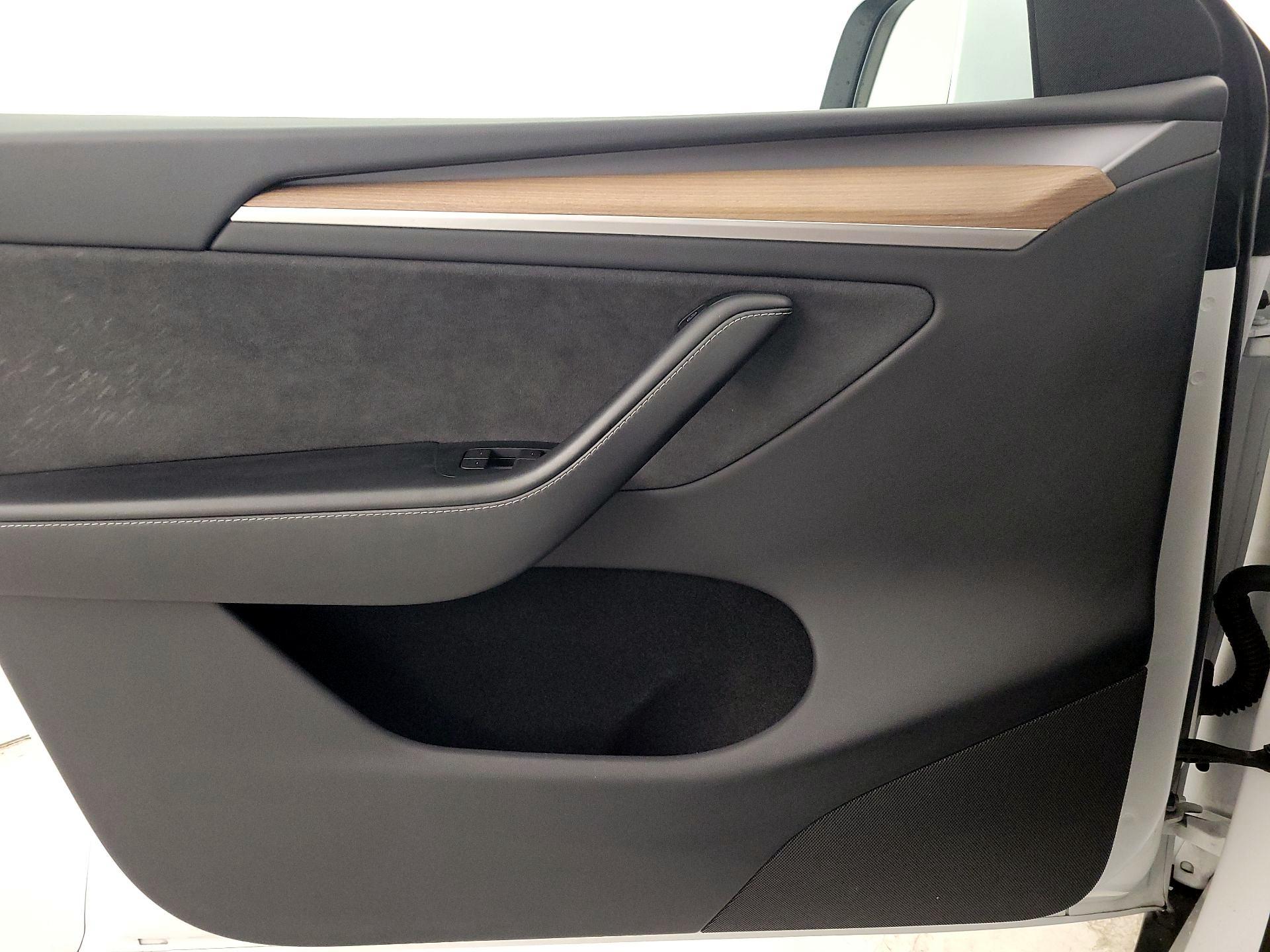 Thumbnail: 2023 Tesla Model Y - 12