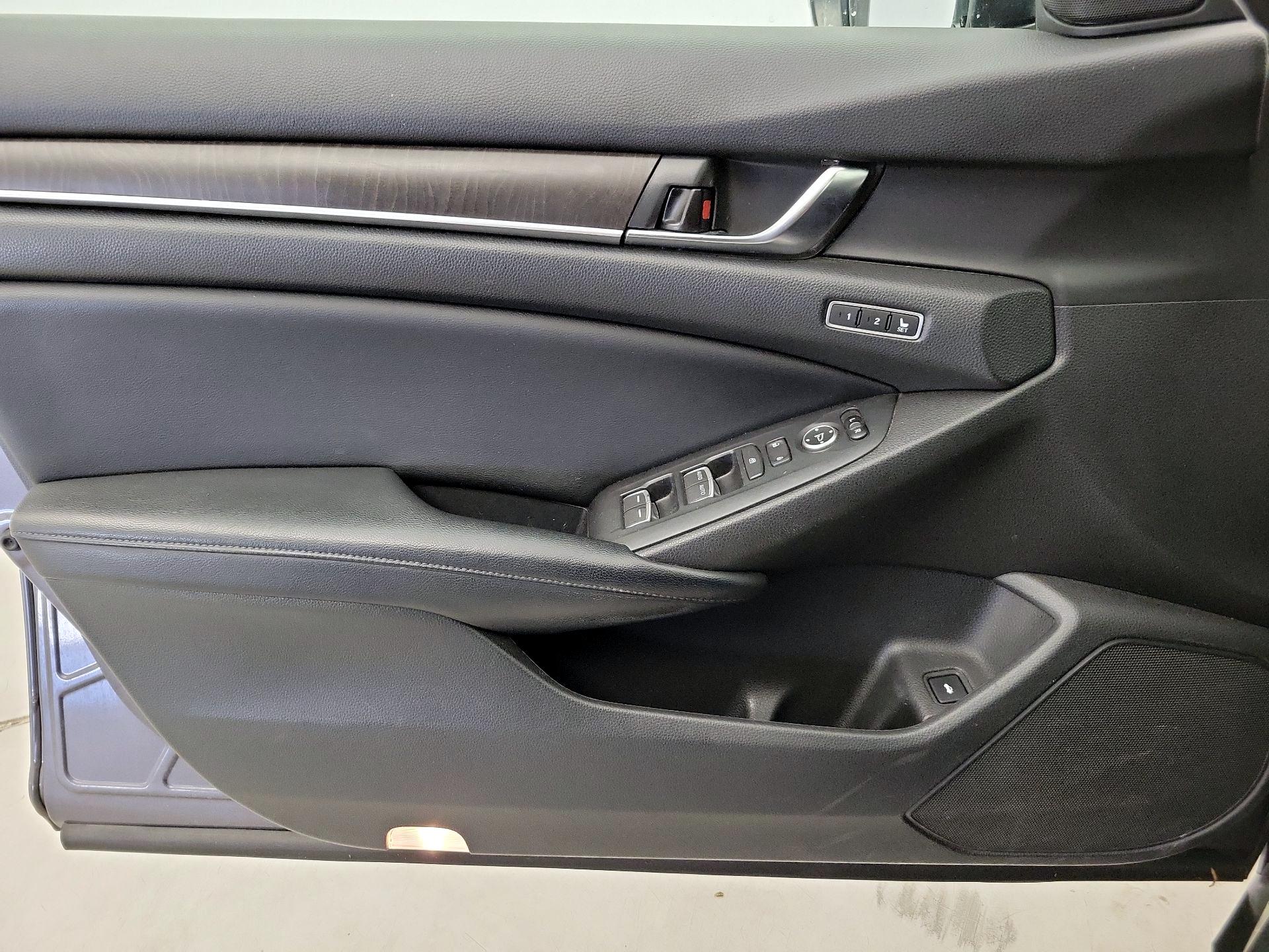 Thumbnail: 2018 Honda Accord - 12