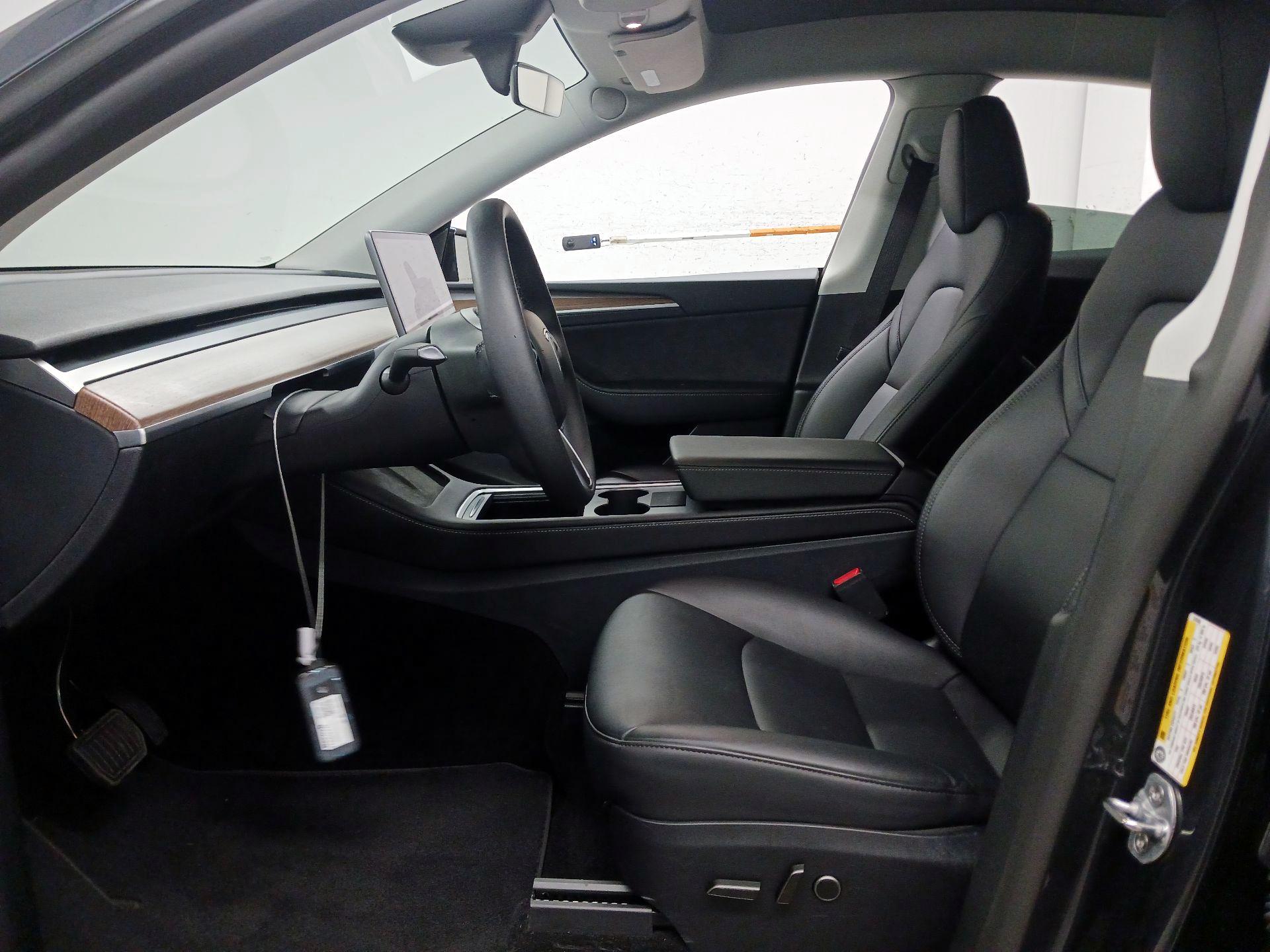 Thumbnail: 2025 Tesla Model Y - 9