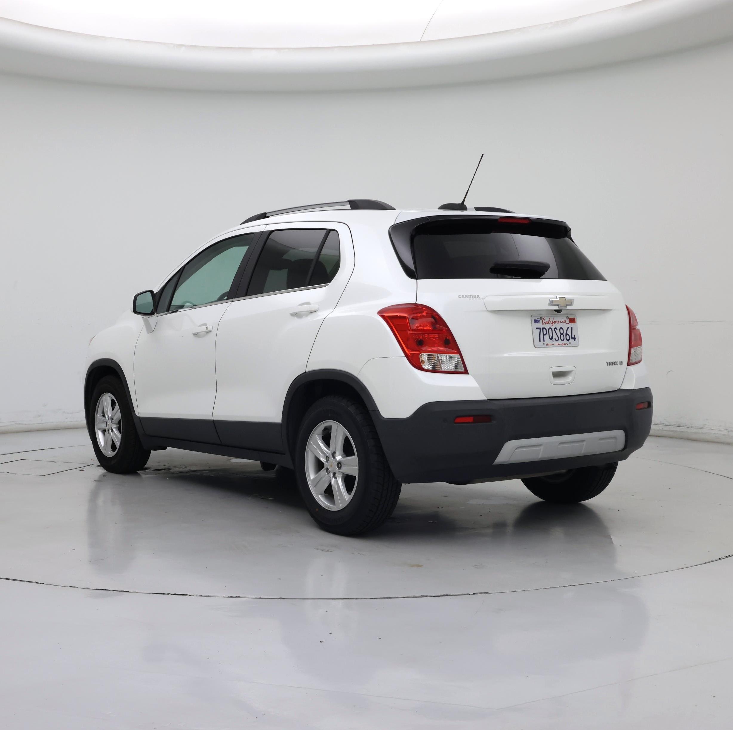 Thumbnail: 2015 Chevrolet Trax - 2