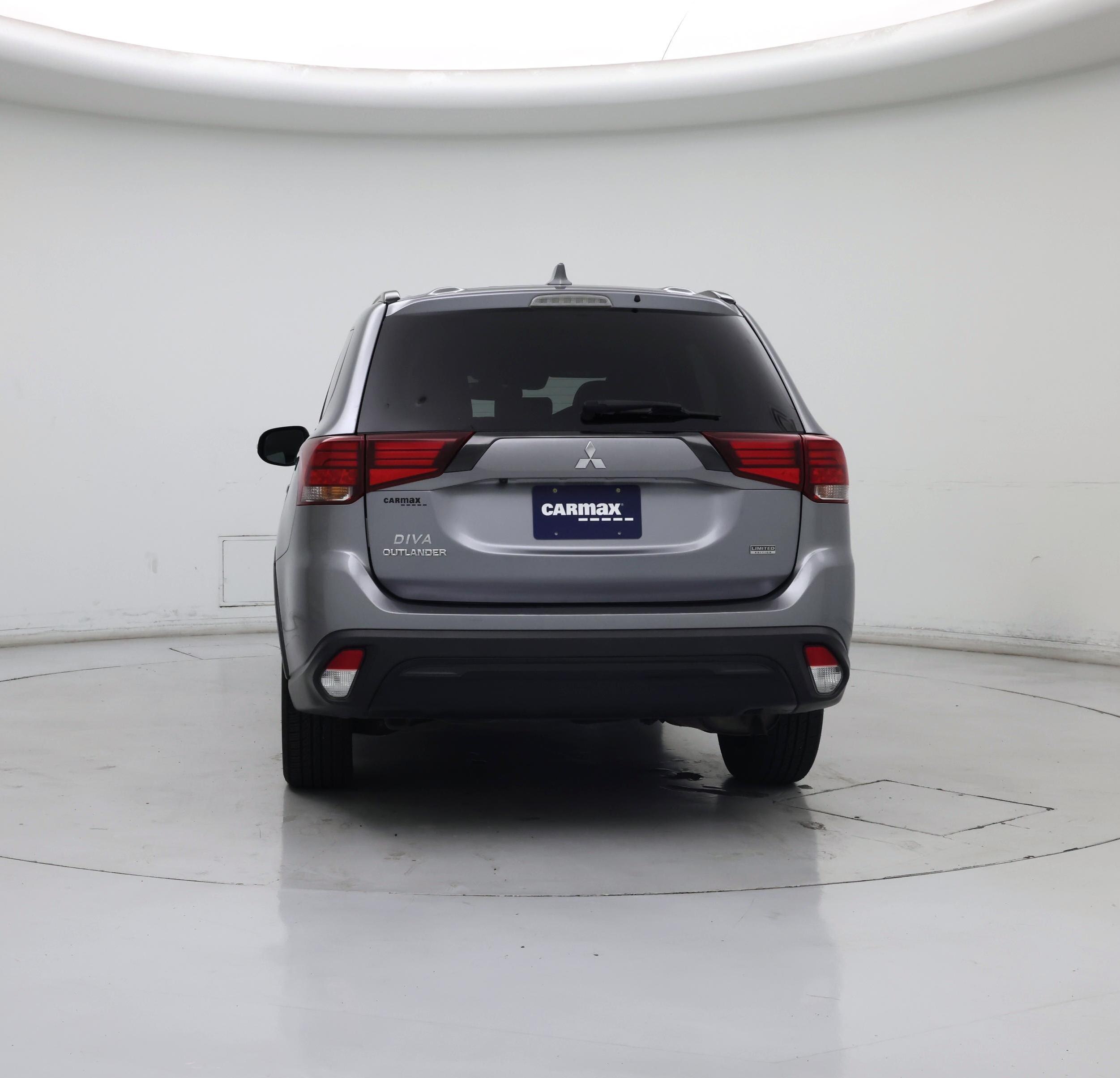 Thumbnail: 2020 Mitsubishi Outlander - 6