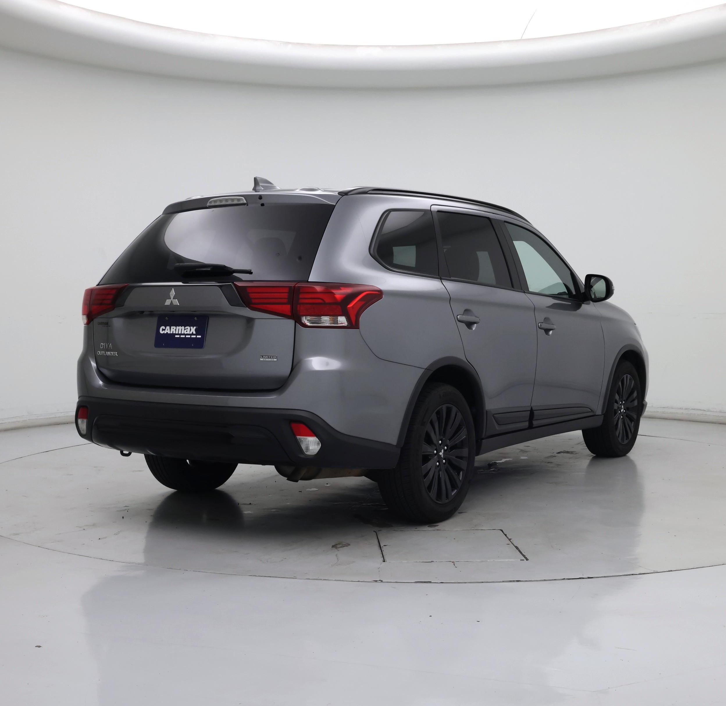 Thumbnail: 2020 Mitsubishi Outlander - 8