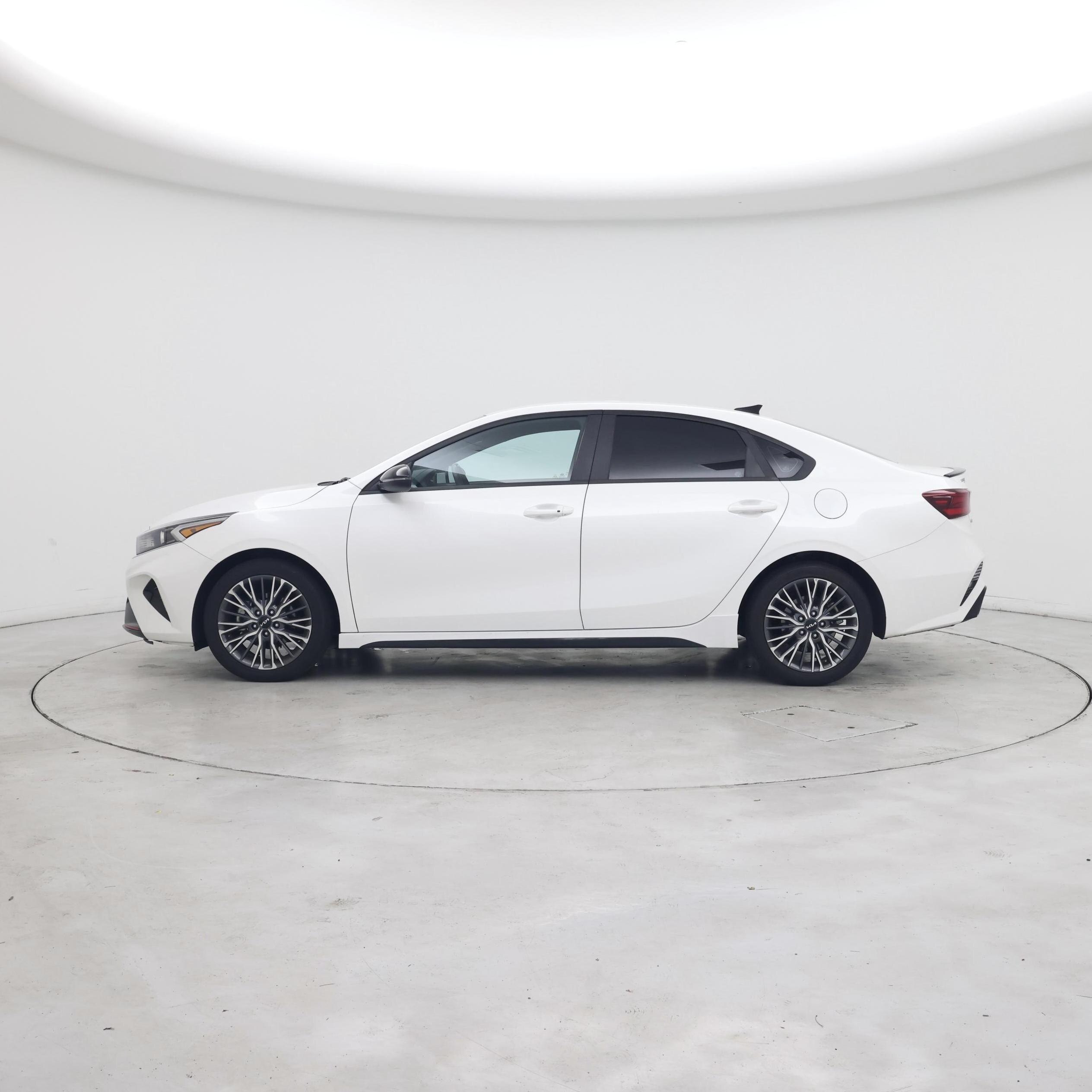 Thumbnail: 2023 Kia Forte - 3