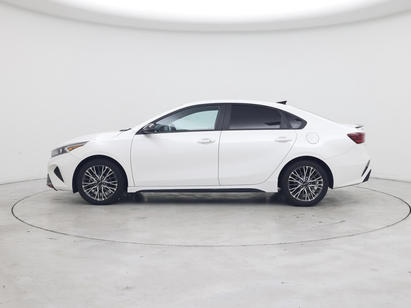 2023 Kia Forte GT-Line - Photo 4