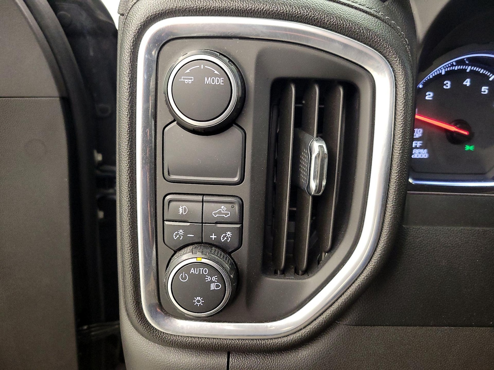 2020 Chevrolet Silverado 1500 RST - Photo 14