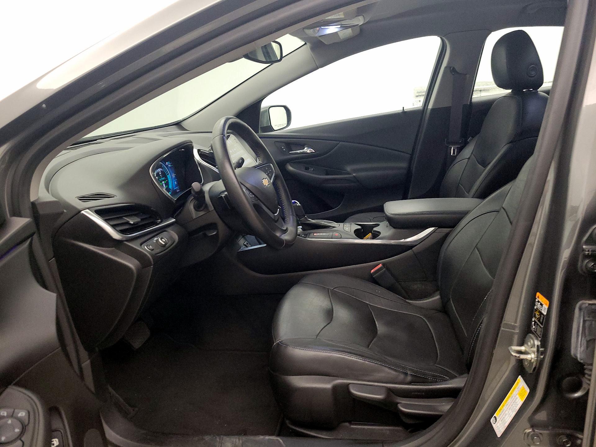 Thumbnail: 2017 Chevrolet Volt - 11