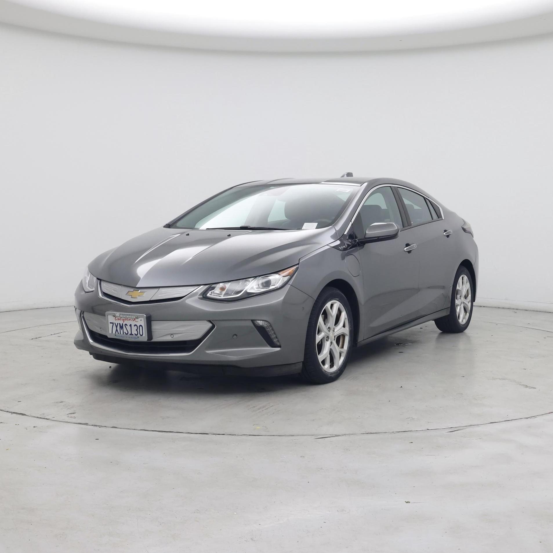 Thumbnail: 2017 Chevrolet Volt - 4