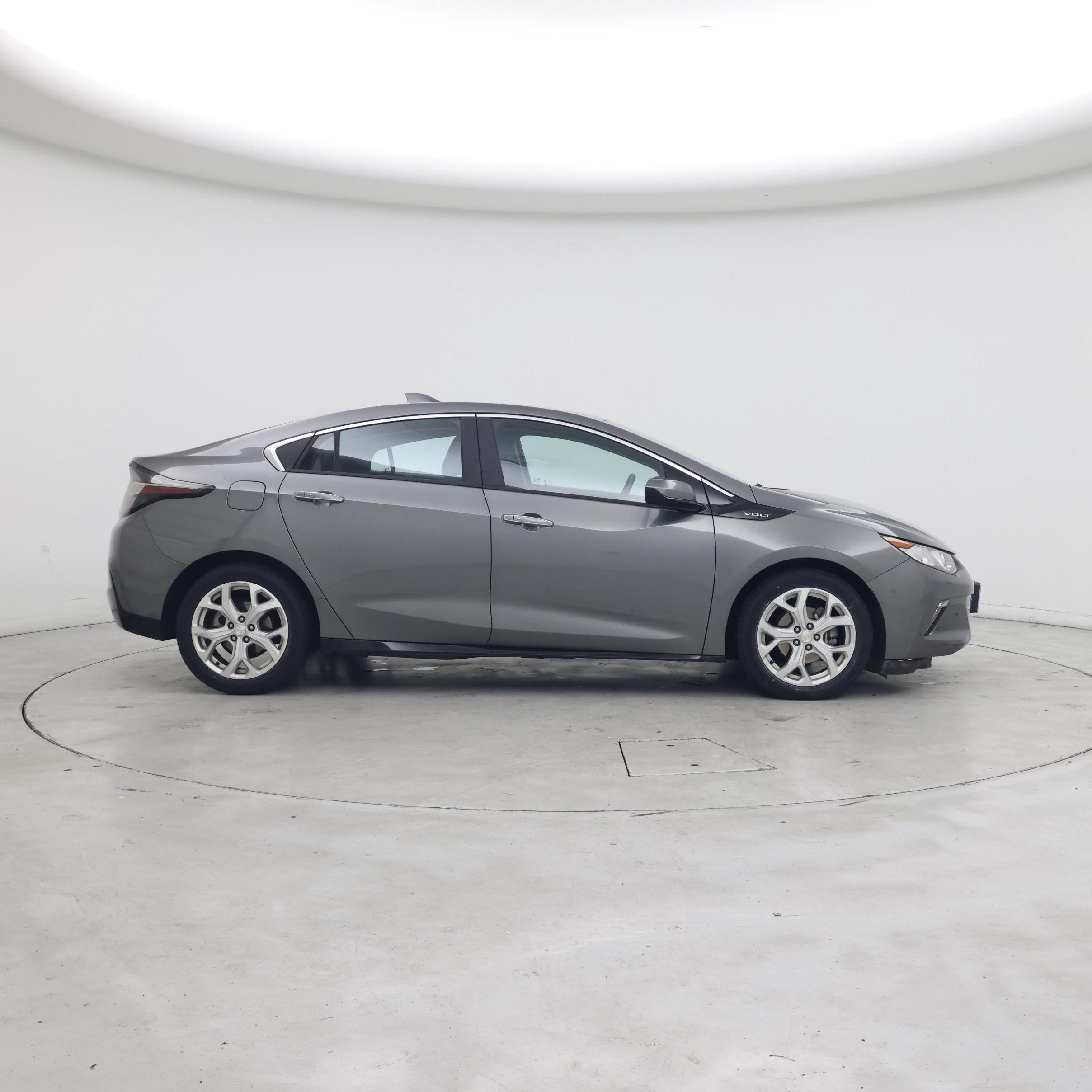 Thumbnail: 2017 Chevrolet Volt - 7