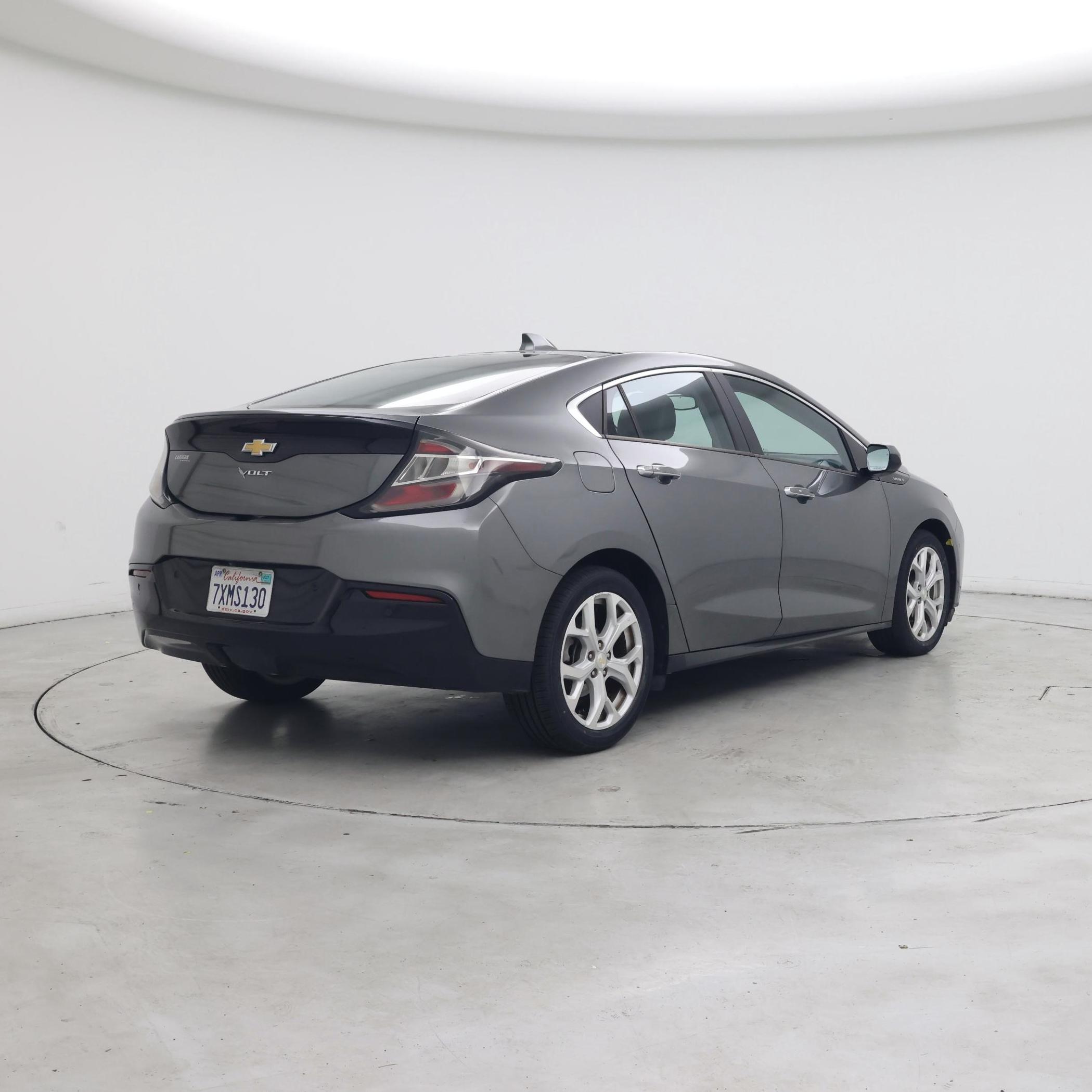 Thumbnail: 2017 Chevrolet Volt - 8