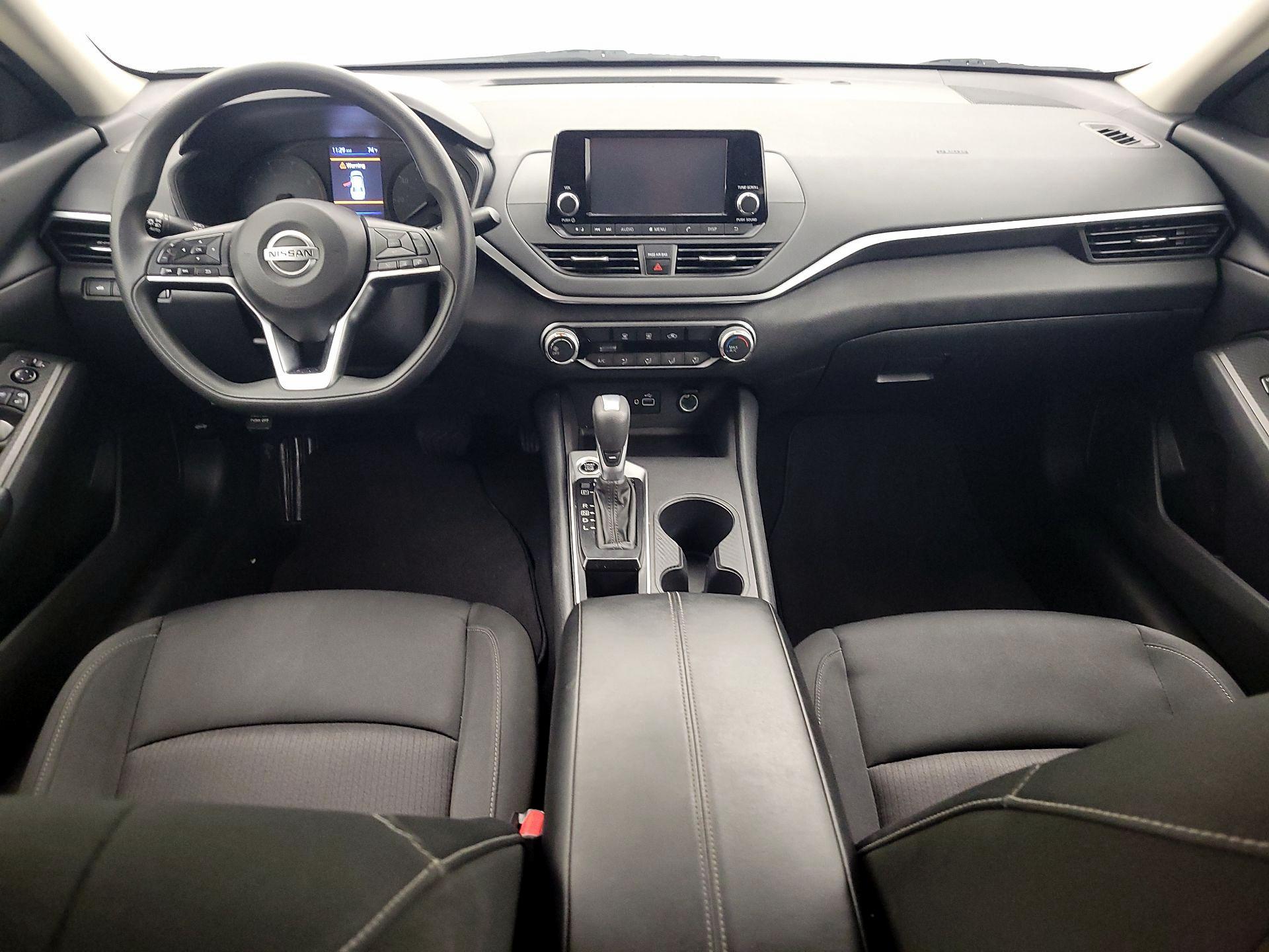 Thumbnail: 2022 Nissan Altima - 9