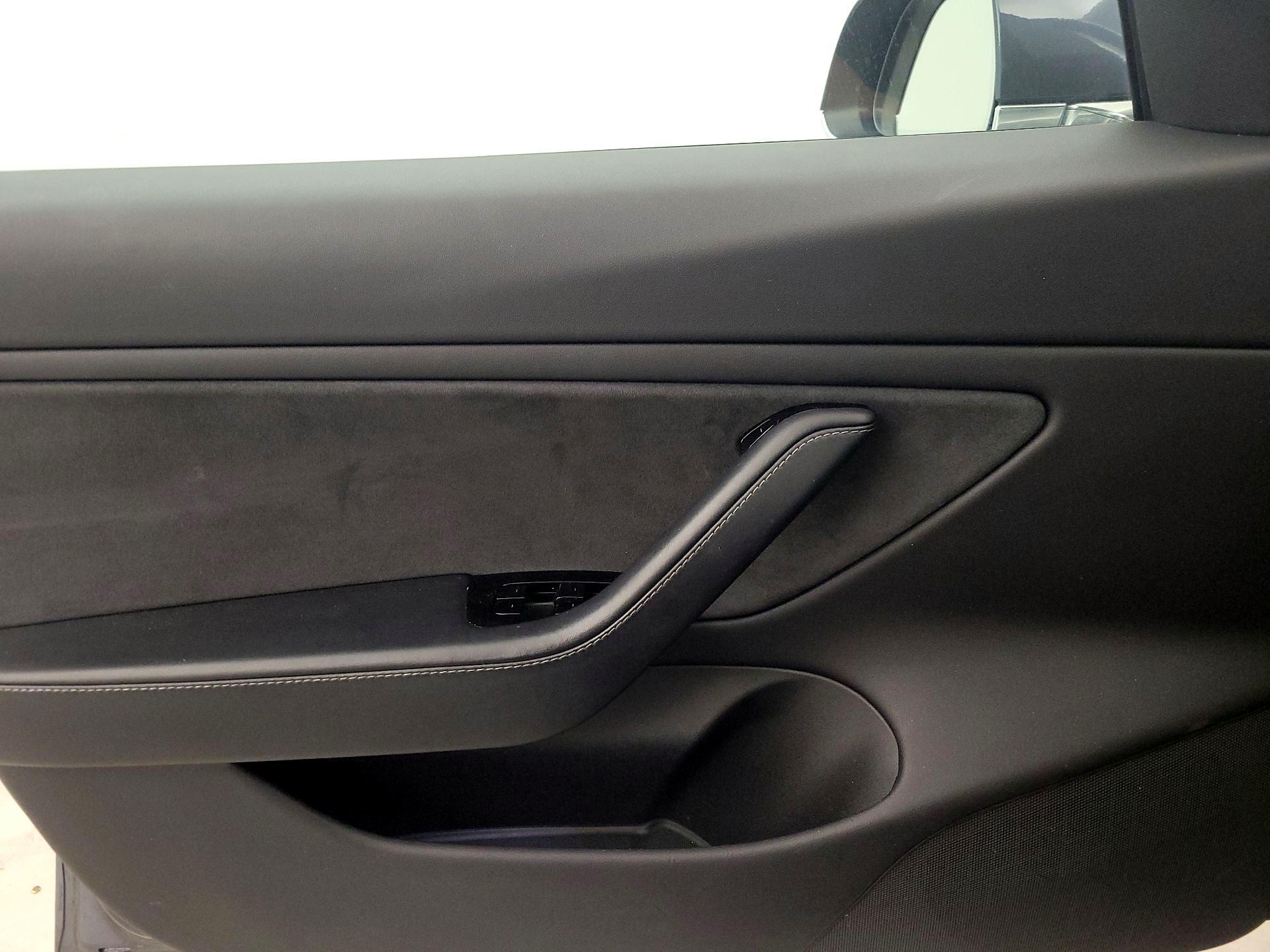 Thumbnail: 2019 Tesla Model 3 - 12