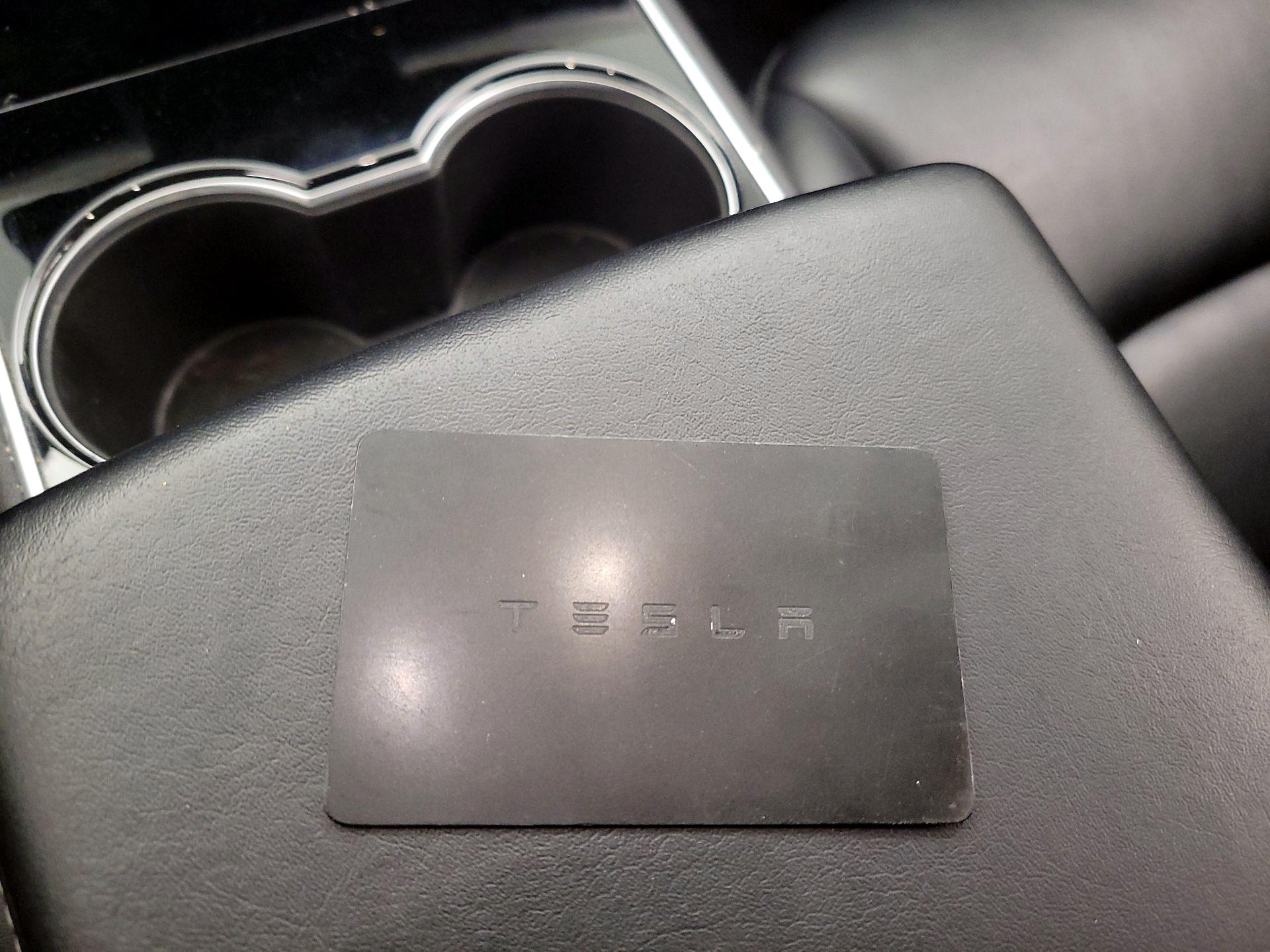 Thumbnail: 2019 Tesla Model 3 - 20