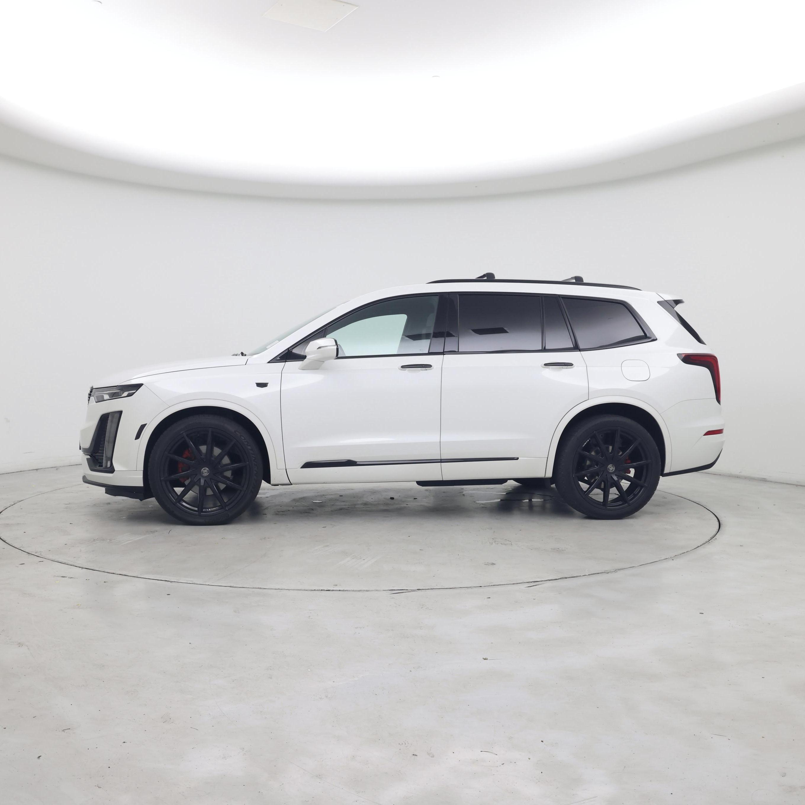Thumbnail: 2022 Cadillac XT6 - 3