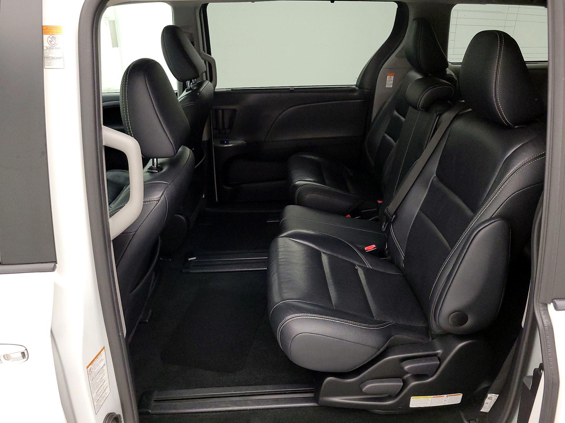 Thumbnail: 2017 Toyota Sienna - 19