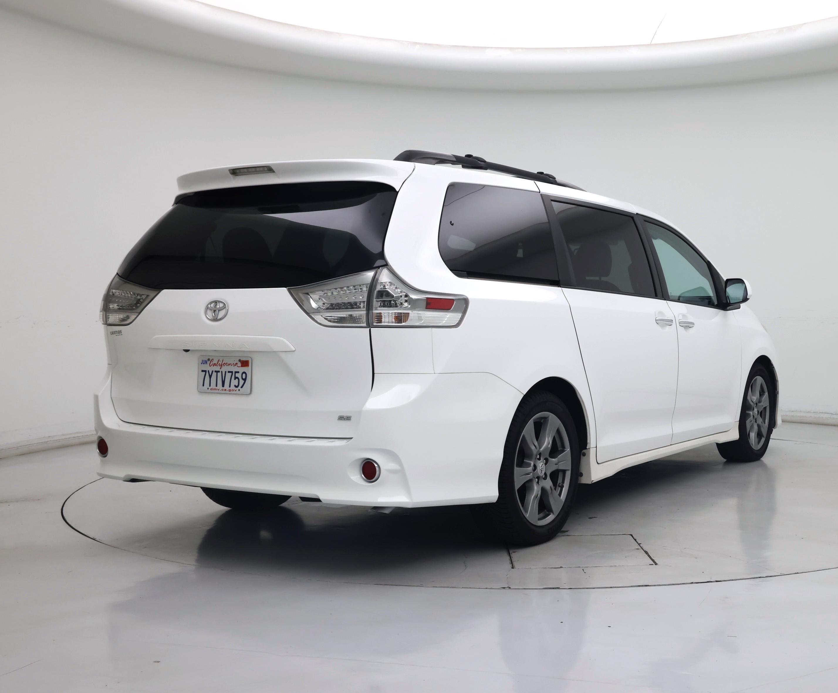 Thumbnail: 2017 Toyota Sienna - 8