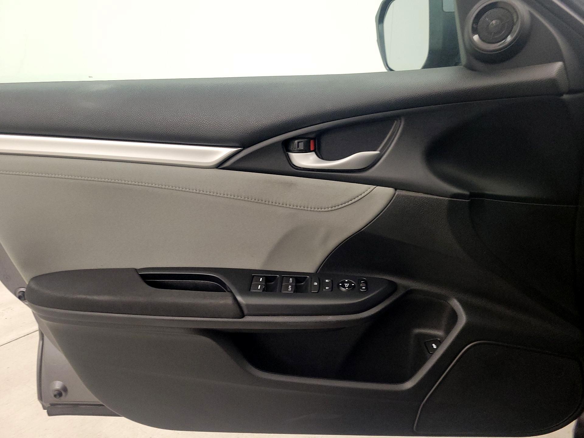 Thumbnail: 2016 Honda Civic - 12